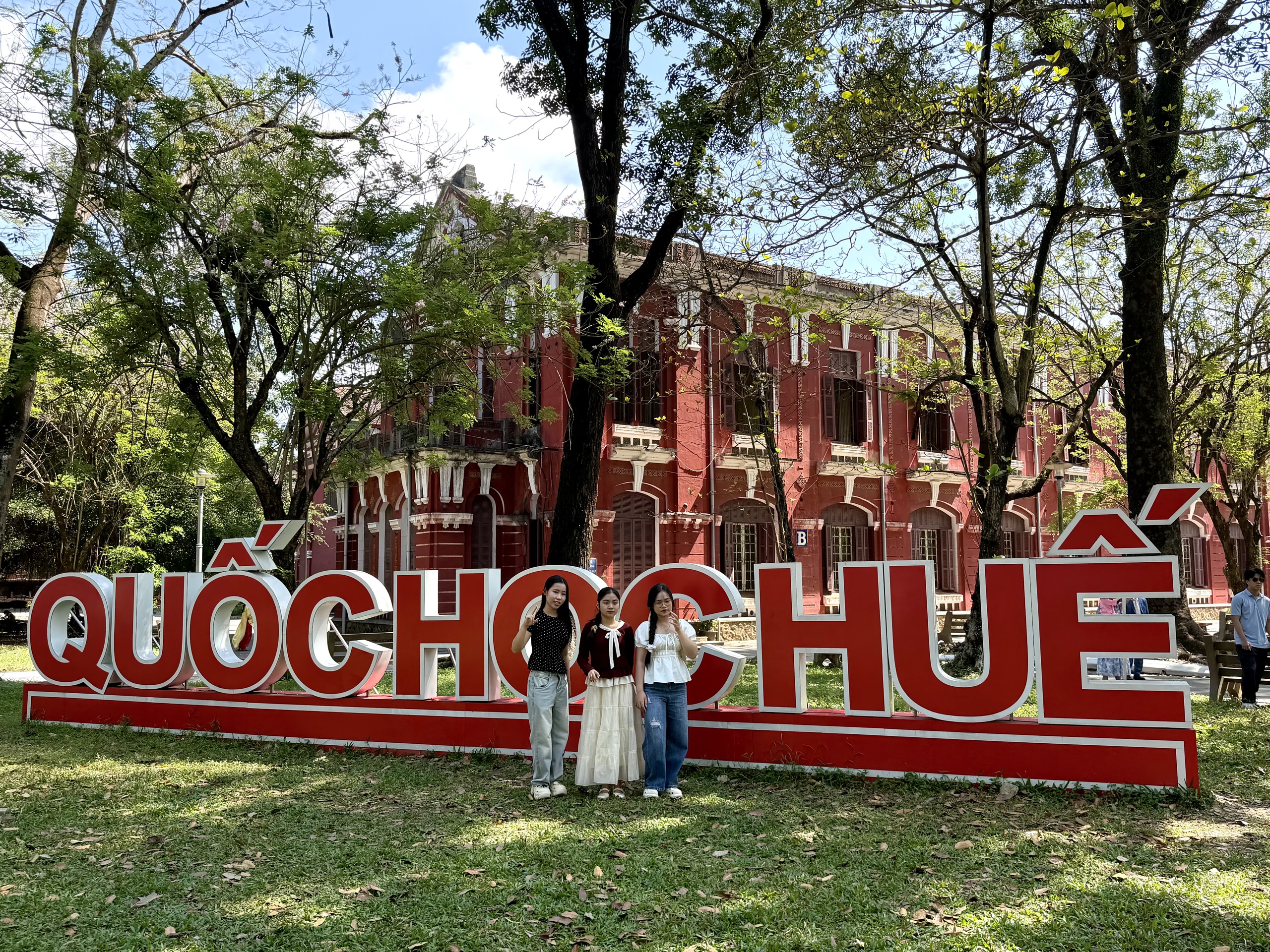 Tết 2026 tại Trường Quốc học Huế: Điểm đến check in cho các thế hệ học sinh - Ảnh 14. Tết 2026 tại Trường Quốc học Huế: Điểm đến check in cho các thế hệ học sinh - Ảnh 14.