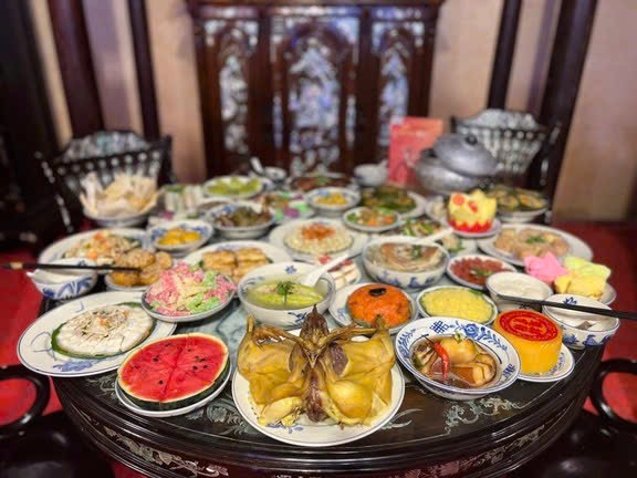 M&acirc;m c&uacute;ng giao thừa 3 miền gồm những g&igrave;? Chuy&ecirc;n gia văn h&oacute;a giải đ&aacute;p chi tiết - Ảnh 1.