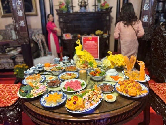 M&acirc;m c&uacute;ng giao thừa 3 miền gồm những g&igrave;? Chuy&ecirc;n gia văn h&oacute;a giải đ&aacute;p chi tiết - Ảnh 2.