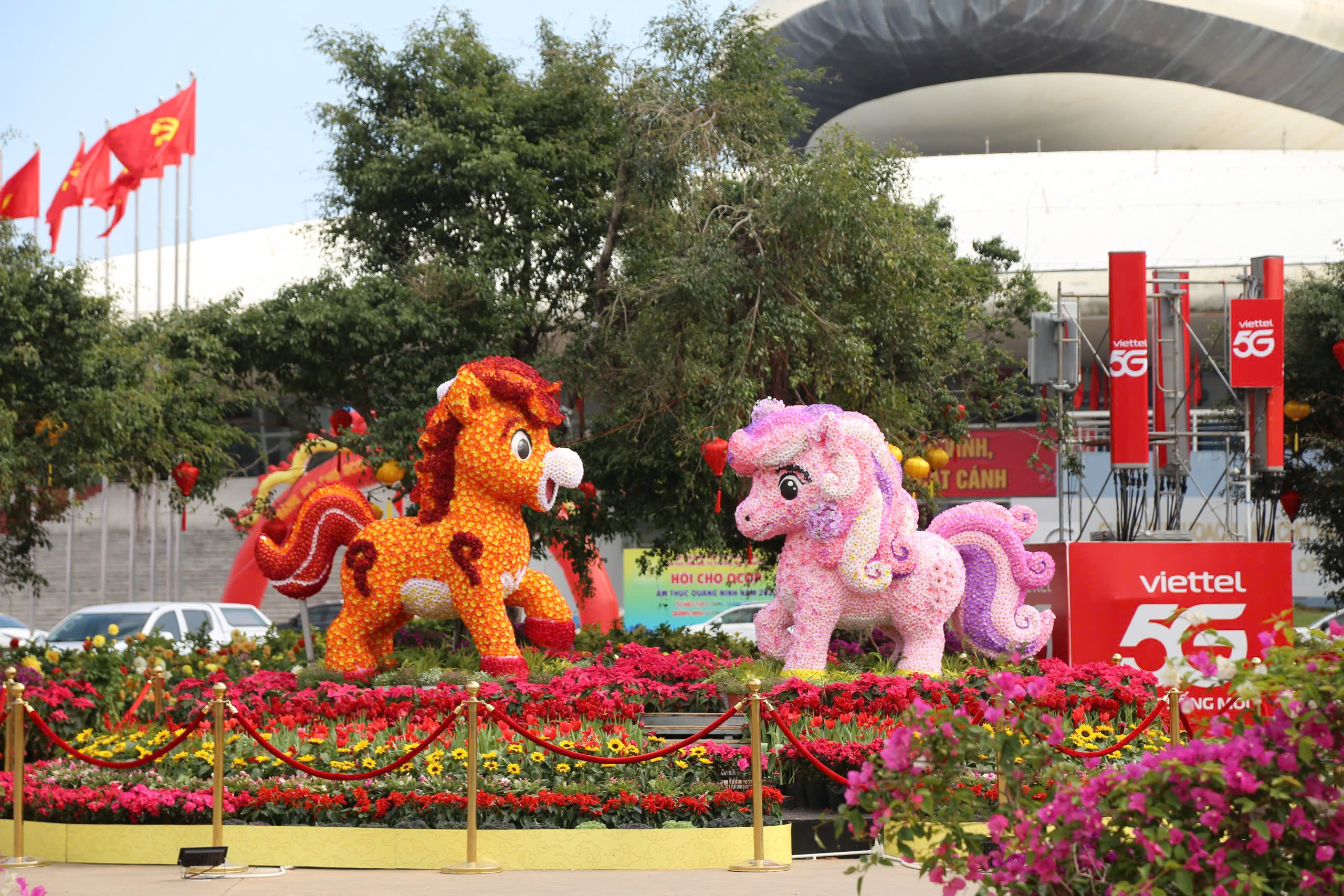 Rực rỡ ‘điểm hẹn du xuân’ bên vịnh Hạ Long- Ảnh 6.