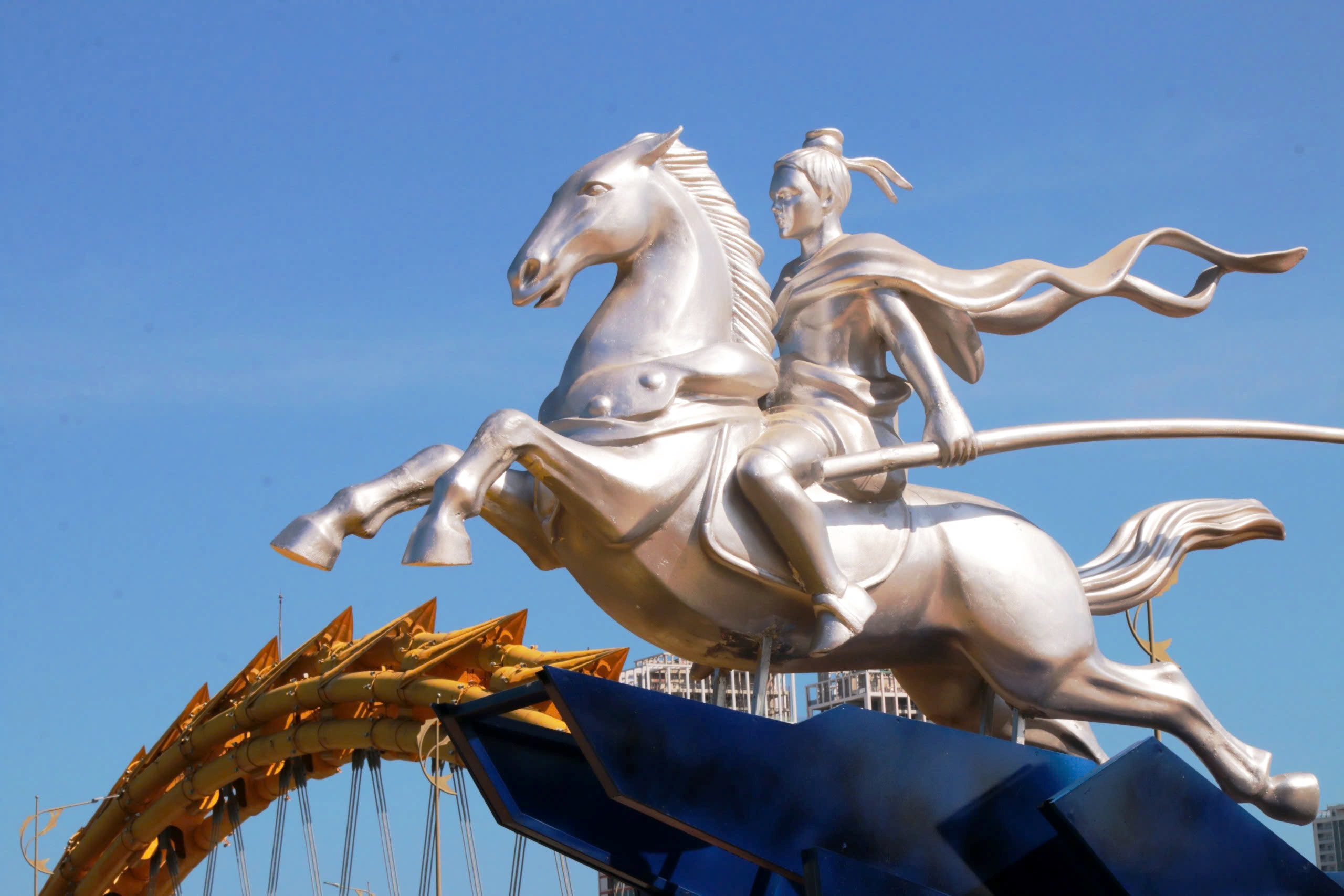 Dòng người rần rần đổ về chech-in cùng siêu phẩm Kim Mã 4.0 bên sông Hàn- Ảnh 10. Dòng người rần rần đổ về chech-in cùng siêu phẩm Kim Mã 4.0 bên sông Hàn- Ảnh 10.