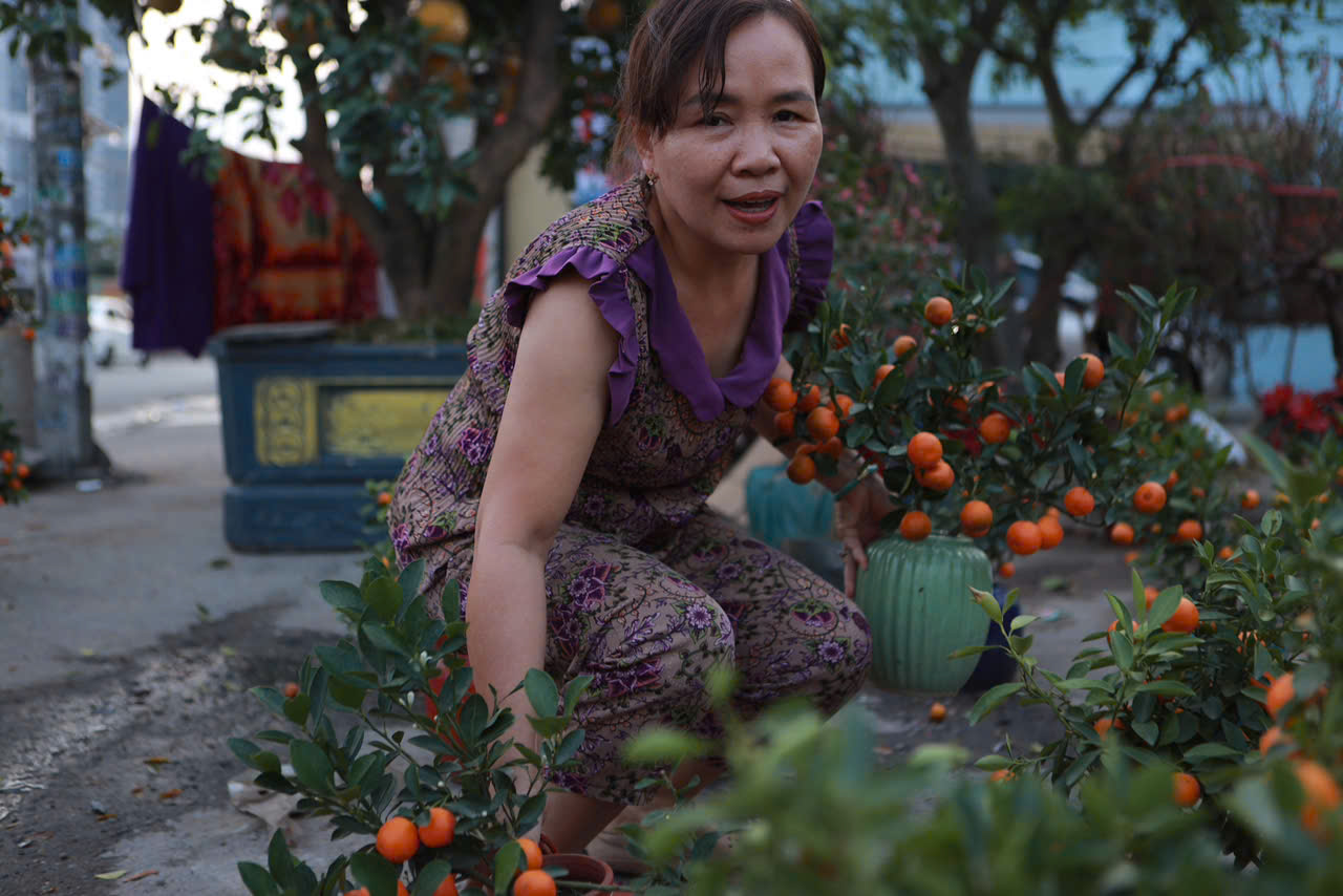 Chị Yến tặng 500 chậu hoa tết cho người khó khăn nhân dịp tết yêu thương 2026 - Ảnh 9. Chị Yến tặng 500 chậu hoa tết cho người khó khăn nhân dịp tết yêu thương 2026 - Ảnh 9.