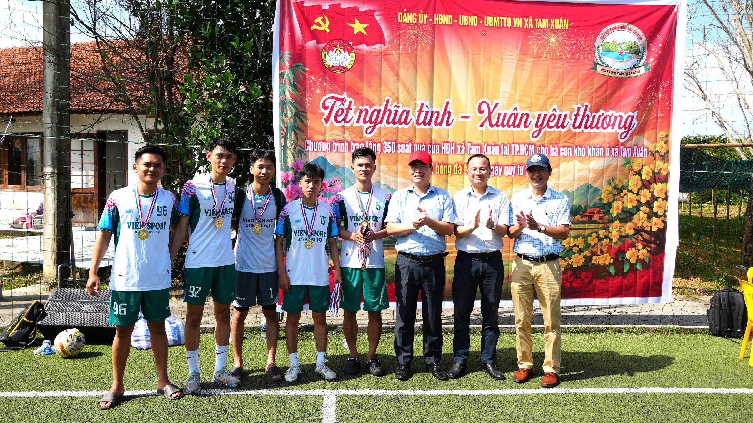 Tết nghĩa t&igrave;nh, xu&acirc;n y&ecirc;u thương tr&ecirc;n khắp nẻo đường- Ảnh 6.