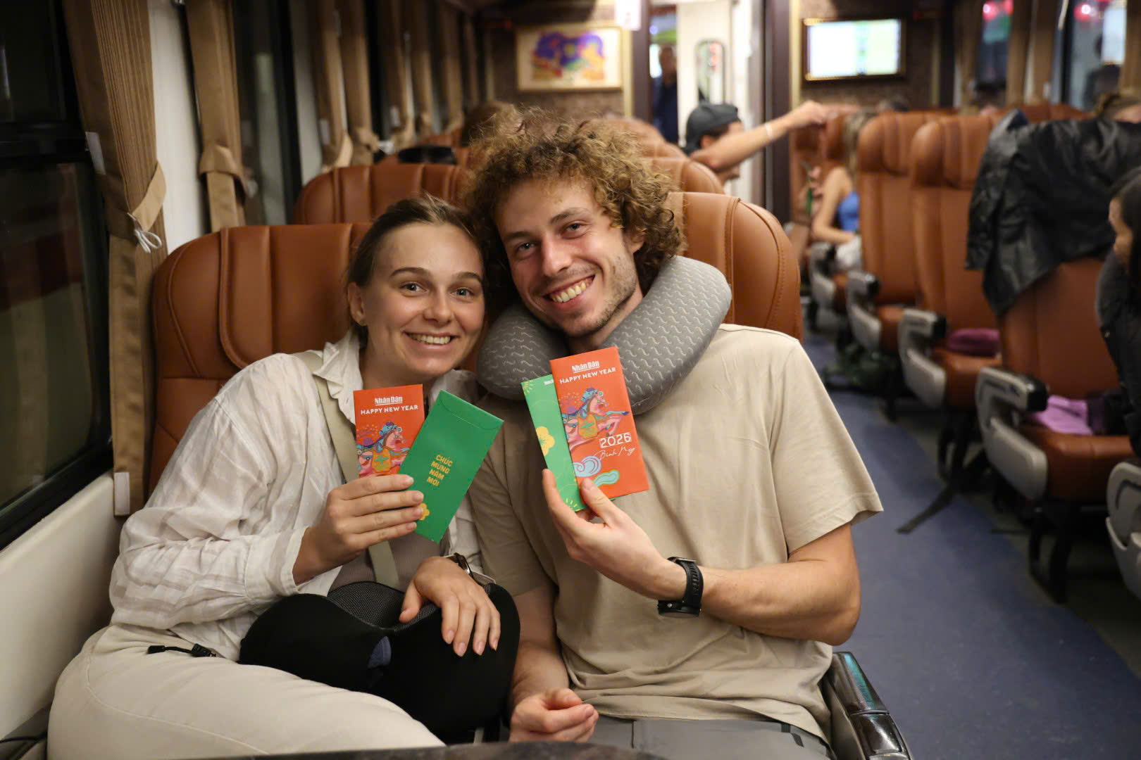 Chuyến tàu cuối cùng năm Ất Tỵ rời thủ đô - Ảnh 13.