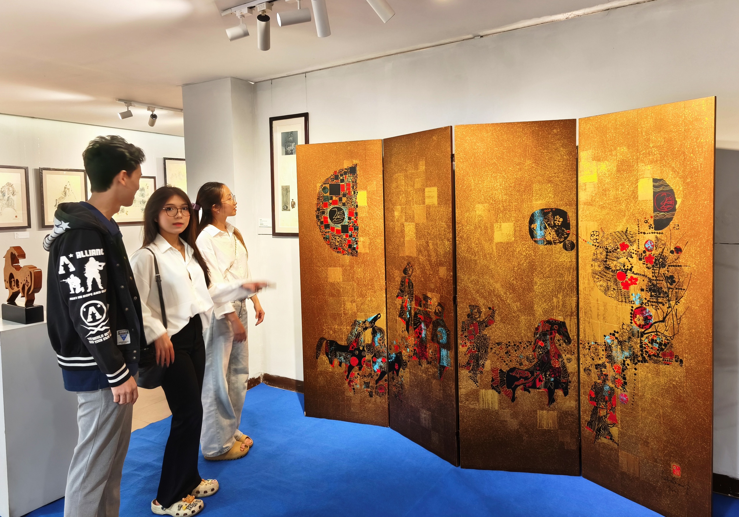 Bị ngựa đá rơi vào trẹt ớt, danh họa Lê Bá Đảng 'ám ảnh' hình tượng ngựa- Ảnh 23. Bị ngựa đá rơi vào trẹt ớt, danh họa Lê Bá Đảng 'ám ảnh' hình tượng ngựa- Ảnh 23.