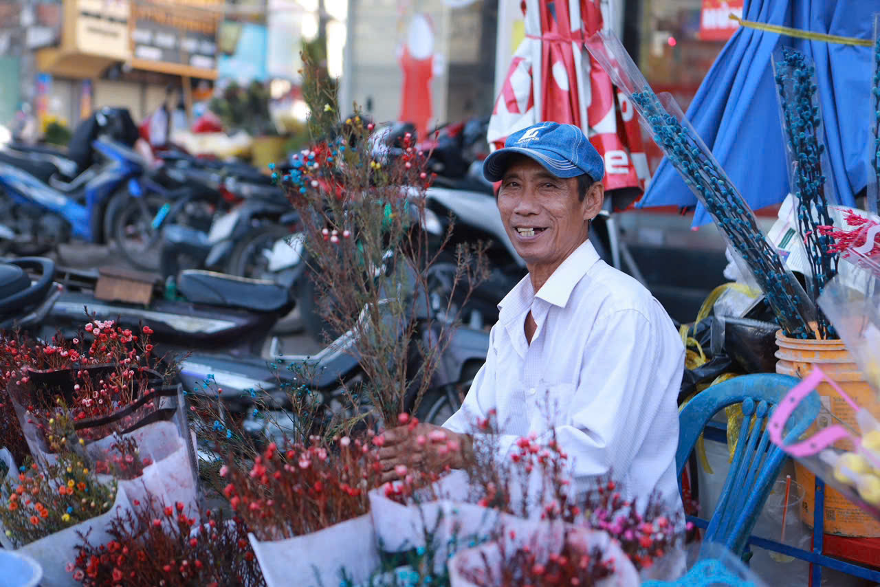 Chợ 29 tết tấp nập người mua sắm , nấm tăng giá gấp đôi - Ảnh 7. Chợ 29 tết tấp nập người mua sắm , nấm tăng giá gấp đôi - Ảnh 7.