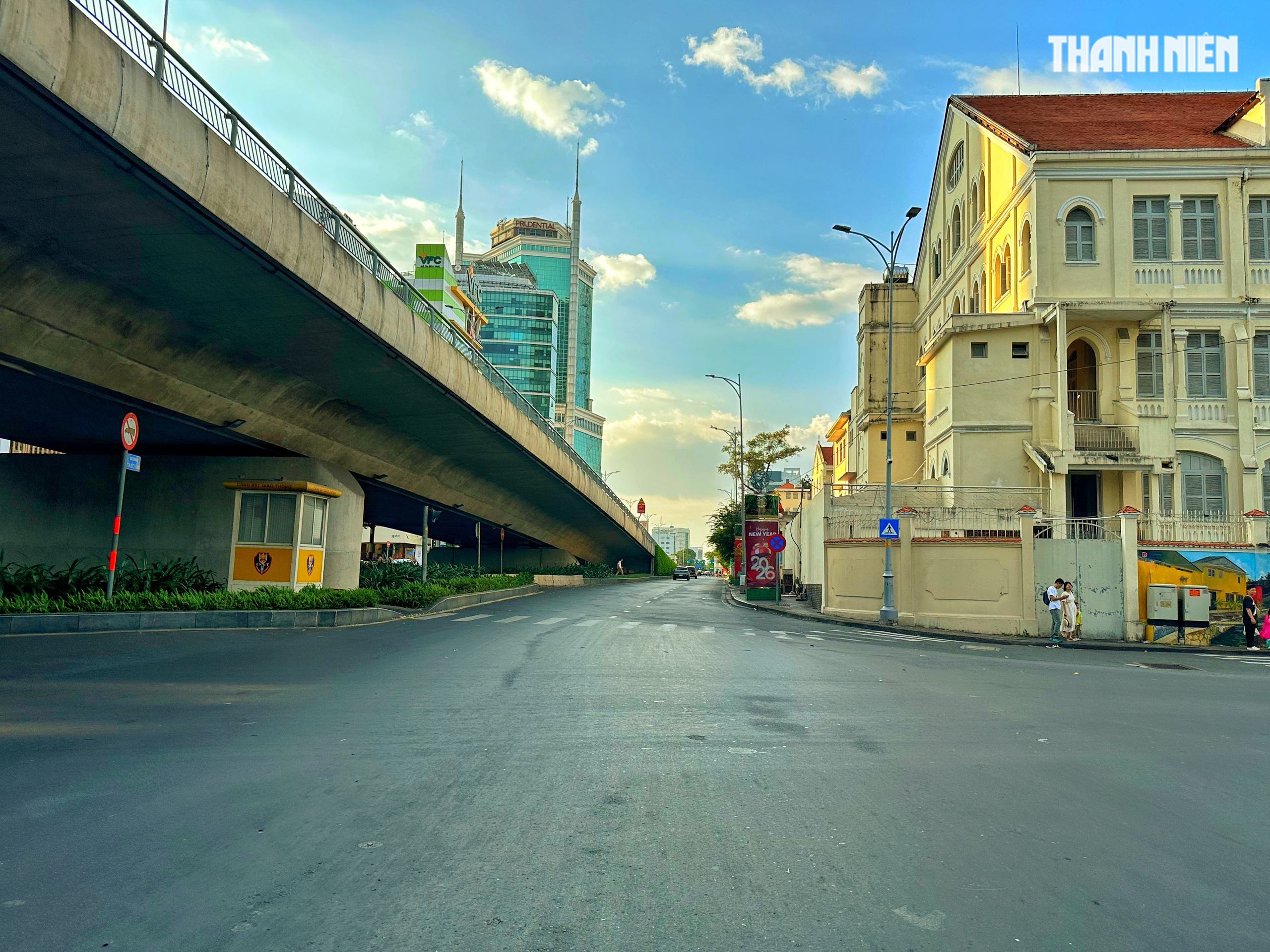 Chiều 29 tết, ngắm đường phố trung t&acirc;m TP.HCM trước thời khắc giao thừa Tết B&iacute;nh Ngọ- Ảnh 1.