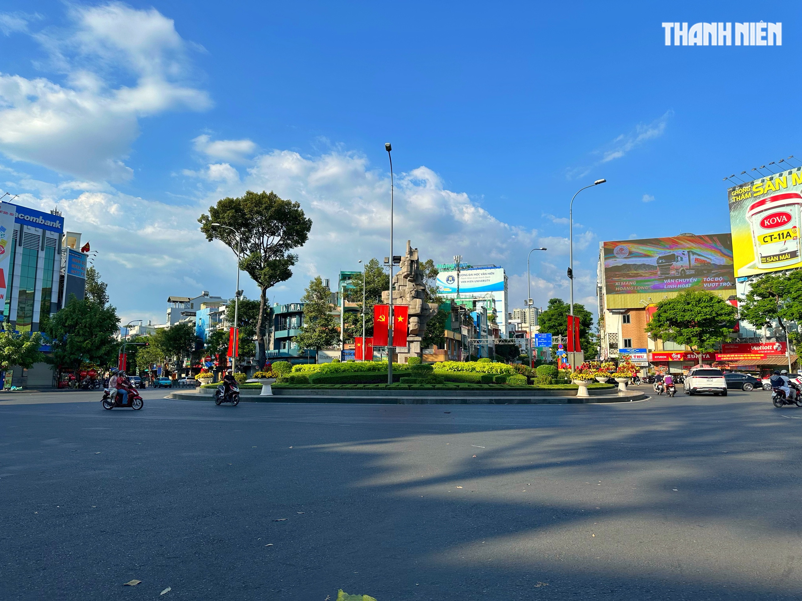 Chiều 29 tết, ngắm đường phố trung t&acirc;m TP.HCM trước thời khắc giao thừa Tết B&iacute;nh Ngọ- Ảnh 8.