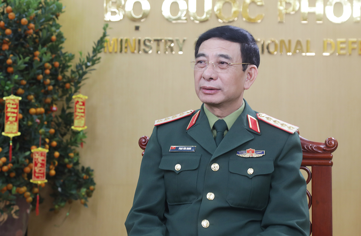Đại tướng Phan Văn Giang: Sẵn s&agrave;ng ứng ph&oacute; thắng lợi c&aacute;c h&igrave;nh th&aacute;i chiến tranh trong điều kiện mới- Ảnh 1.