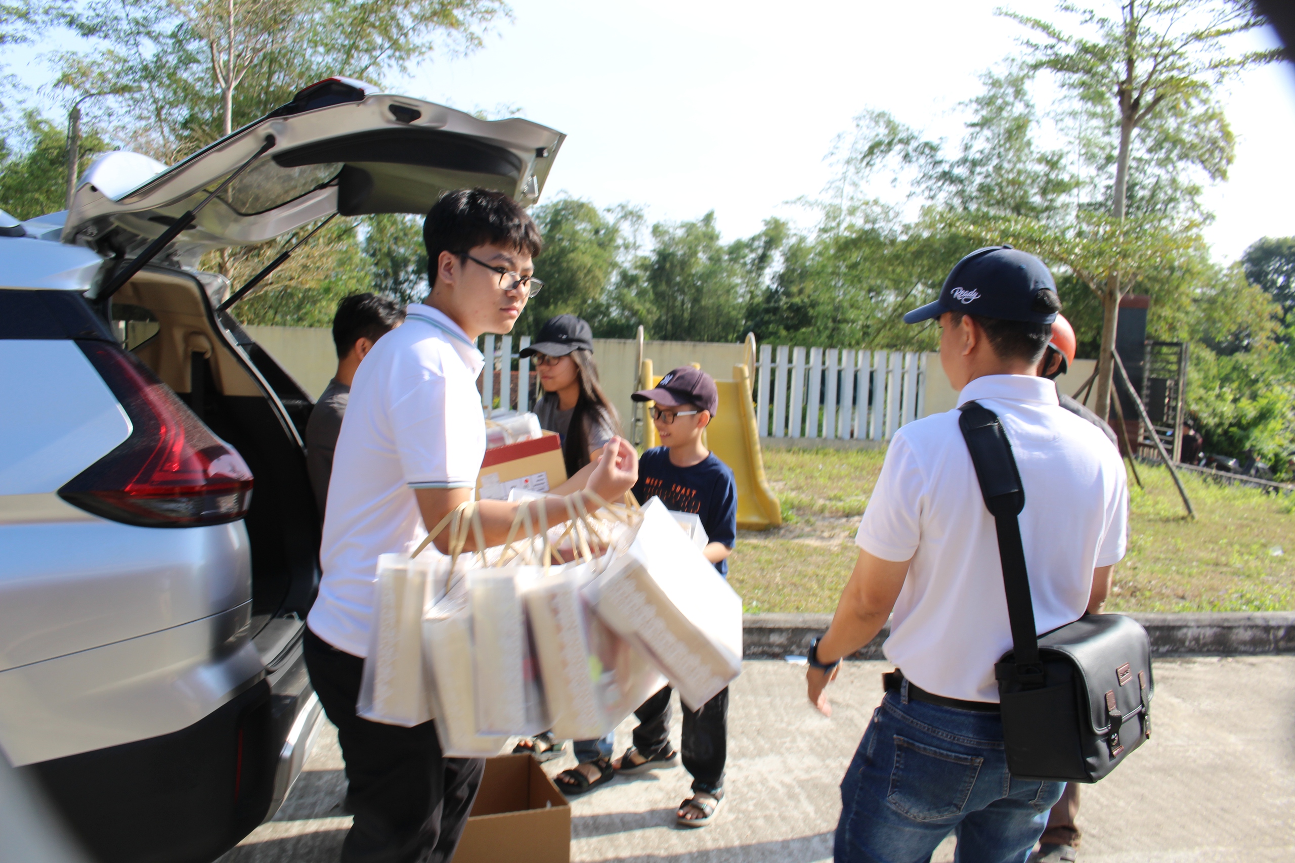 Tết nghĩa t&igrave;nh, xu&acirc;n y&ecirc;u thương tr&ecirc;n khắp nẻo đường- Ảnh 7.
