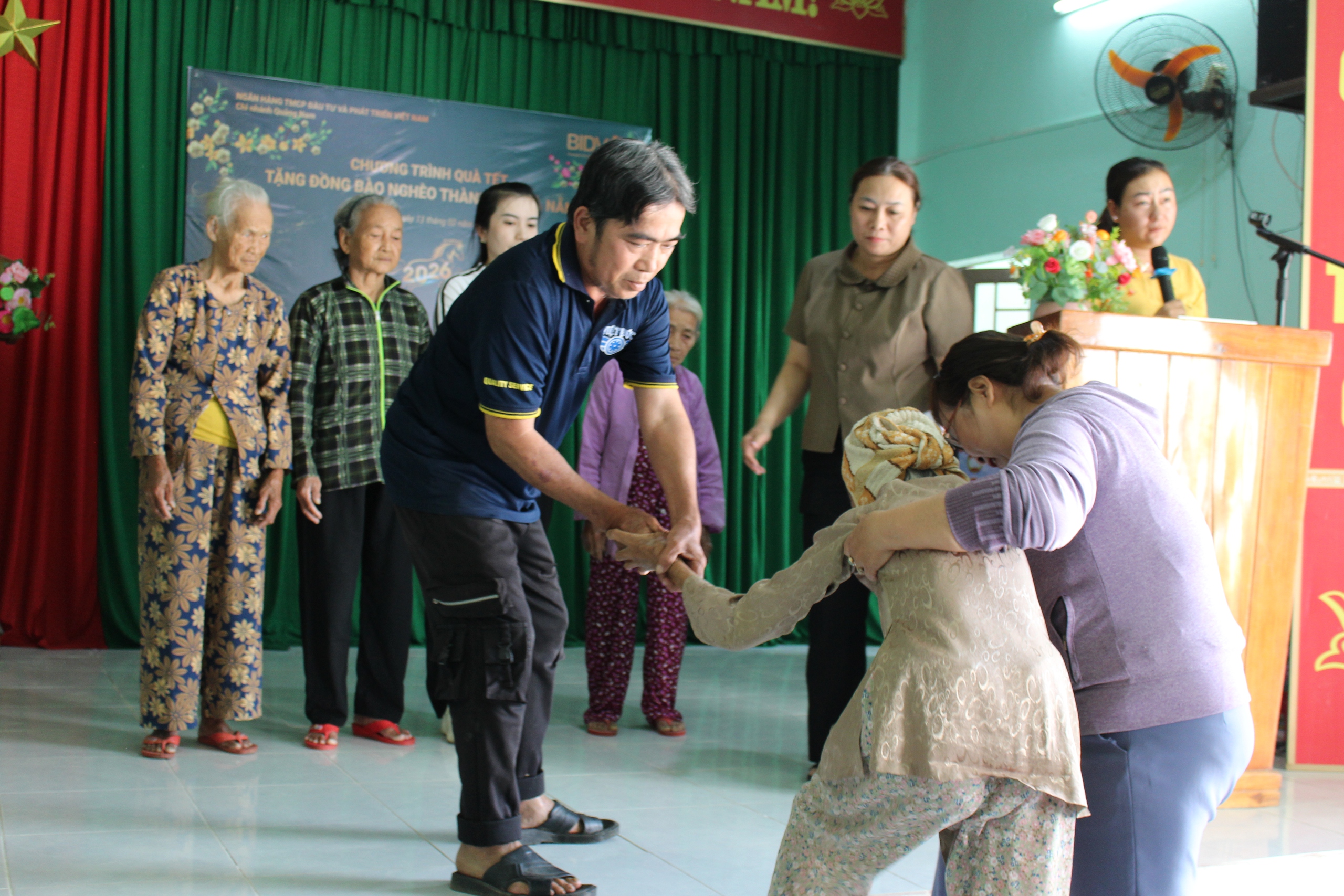 Tết nghĩa t&igrave;nh, xu&acirc;n y&ecirc;u thương tr&ecirc;n khắp nẻo đường- Ảnh 10.