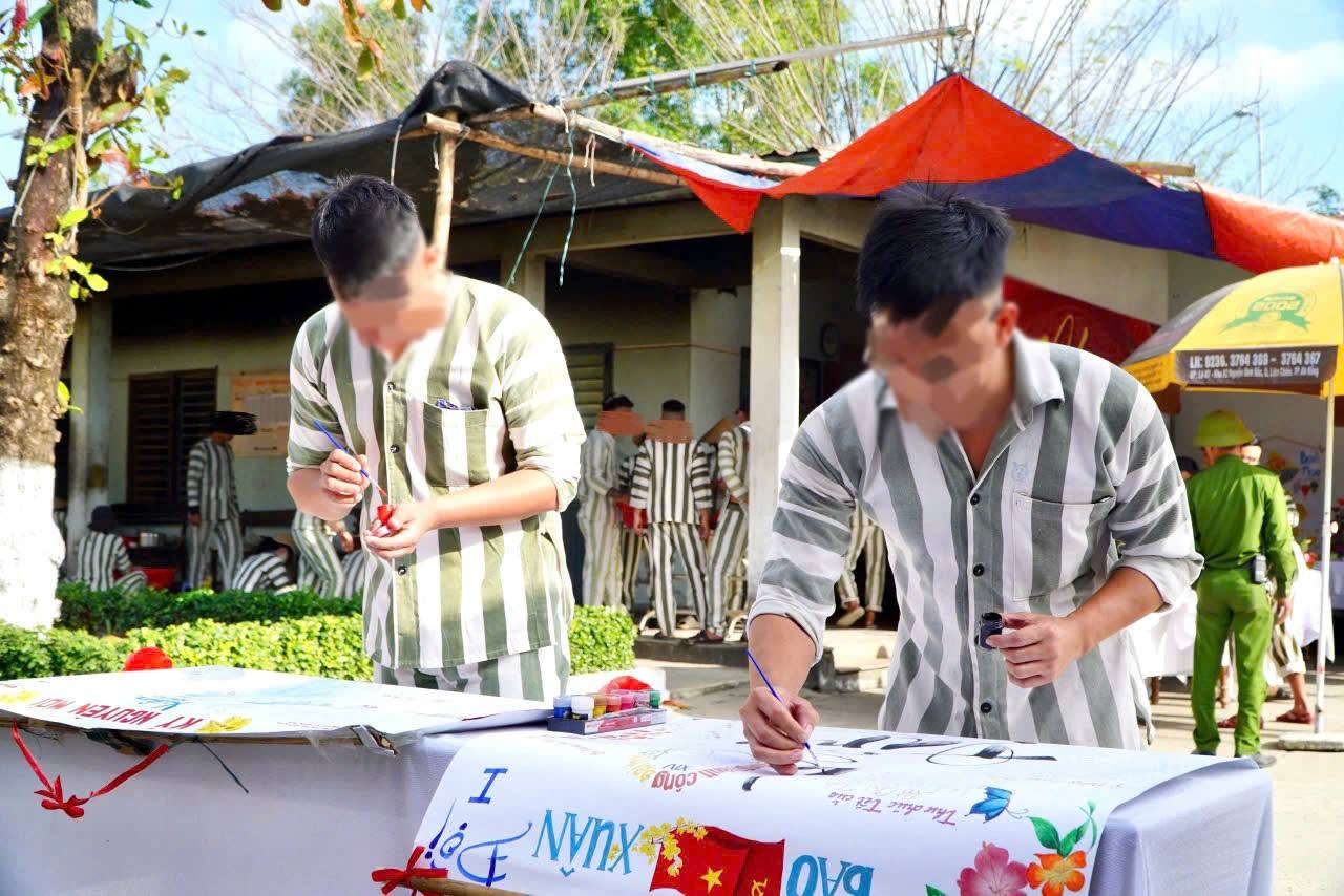 Tất ni&ecirc;n đặc biệt ở trại Tạm giam số 1: Chờ ng&agrave;y đo&agrave;n vi&ecirc;n 2026 - Ảnh 5.