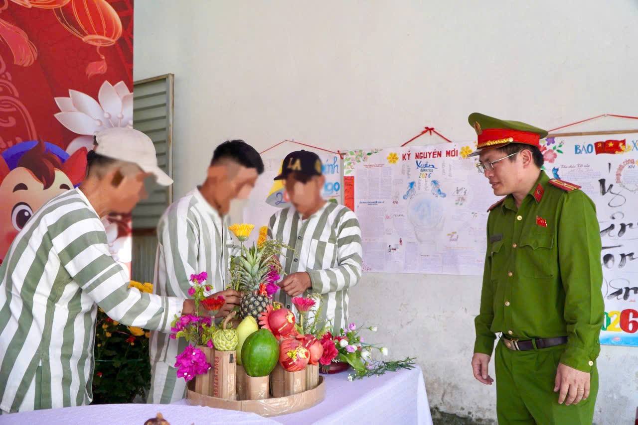 Tất ni&ecirc;n đặc biệt ở trại Tạm giam số 1: Chờ ng&agrave;y đo&agrave;n vi&ecirc;n 2026 - Ảnh 1.