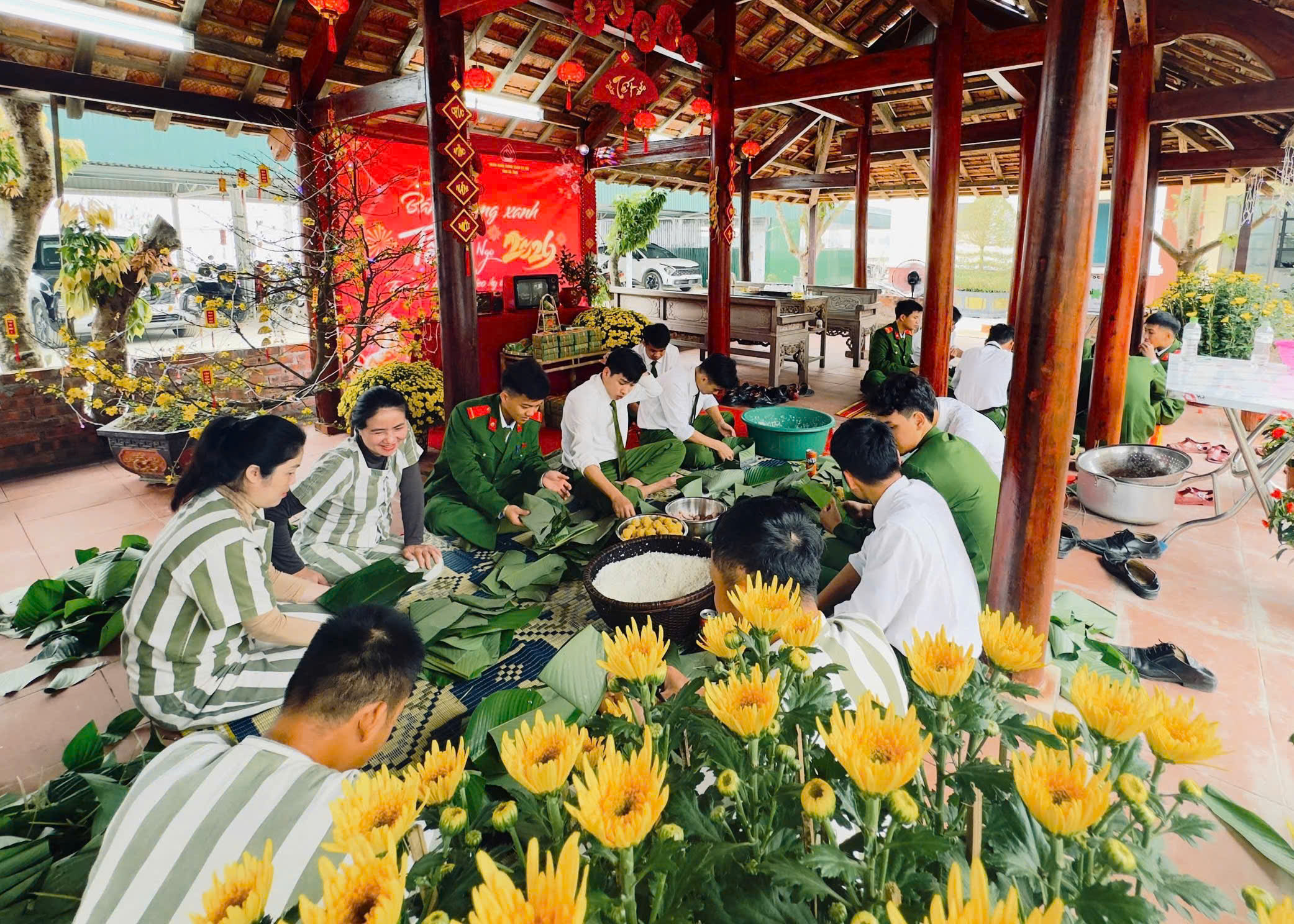 Tết trong trại tạm giam - Ảnh 1.