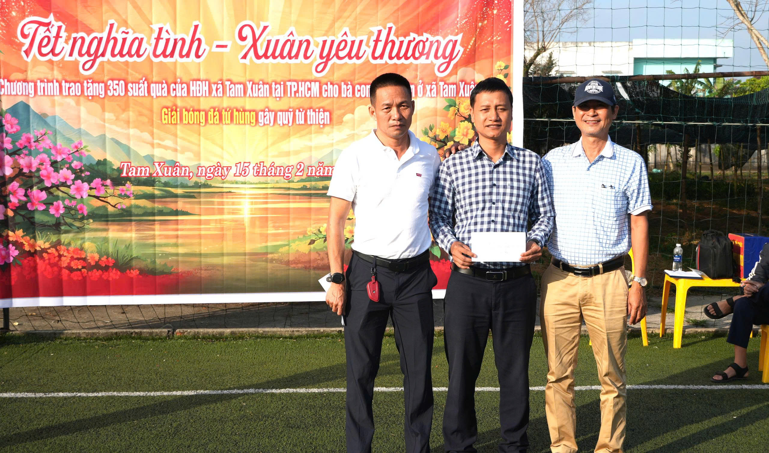 Tết nghĩa t&igrave;nh, xu&acirc;n y&ecirc;u thương tr&ecirc;n khắp nẻo đường- Ảnh 12.