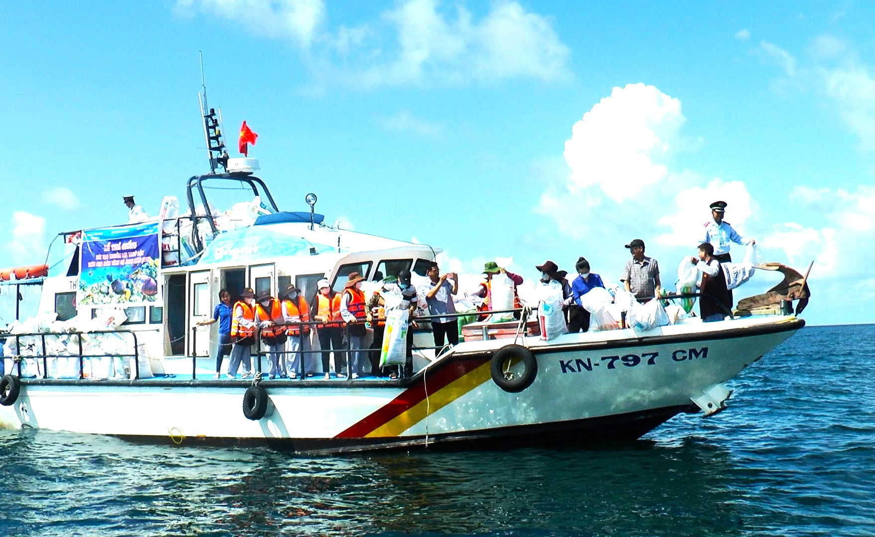 Giữ biển bằng d&acirc;n: Rạn nh&acirc;n tạo hồi sinh nguồn lợi, ngư d&acirc;n giữ biển C&agrave; Mau   - Ảnh 7.