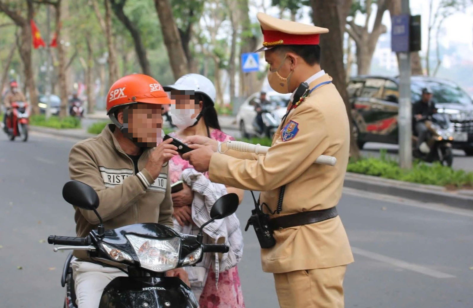 CSGT toàn quốc đồng loạt ra quân xử lý vi phạm nồng độ cồn- Ảnh 1.