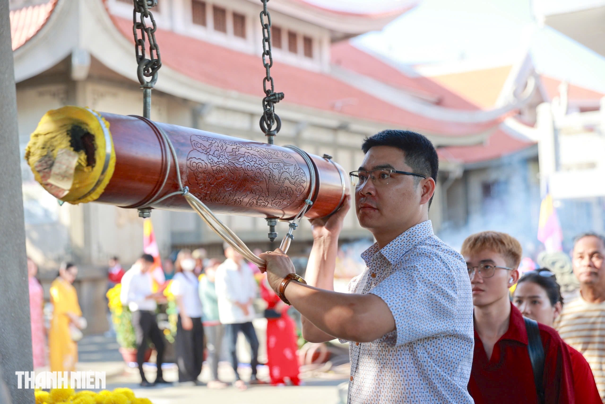 Đi chùa mùng 1 Tết Bính Ngọ ở TP.HCM cầu bình an, hạnh phúc- Ảnh 7. Đi chùa mùng 1 Tết Bính Ngọ ở TP.HCM cầu bình an, hạnh phúc- Ảnh 7.