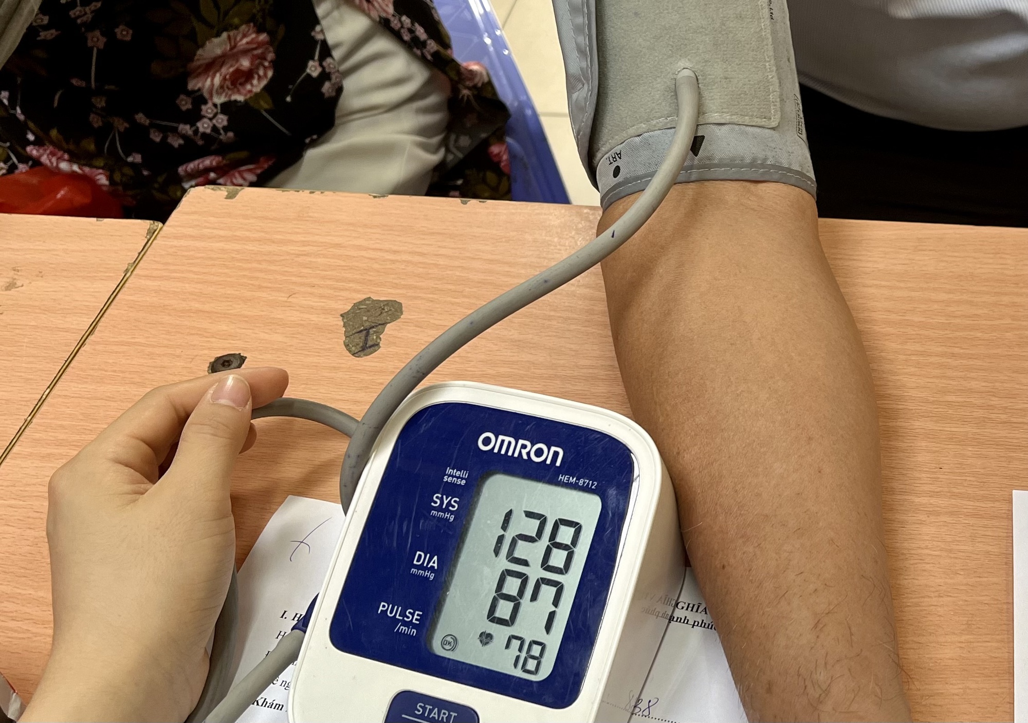 Rượu, bia ngày tết ảnh hưởng tới thuốc điều trị tăng huyết áp như thế nào?- Ảnh 1.