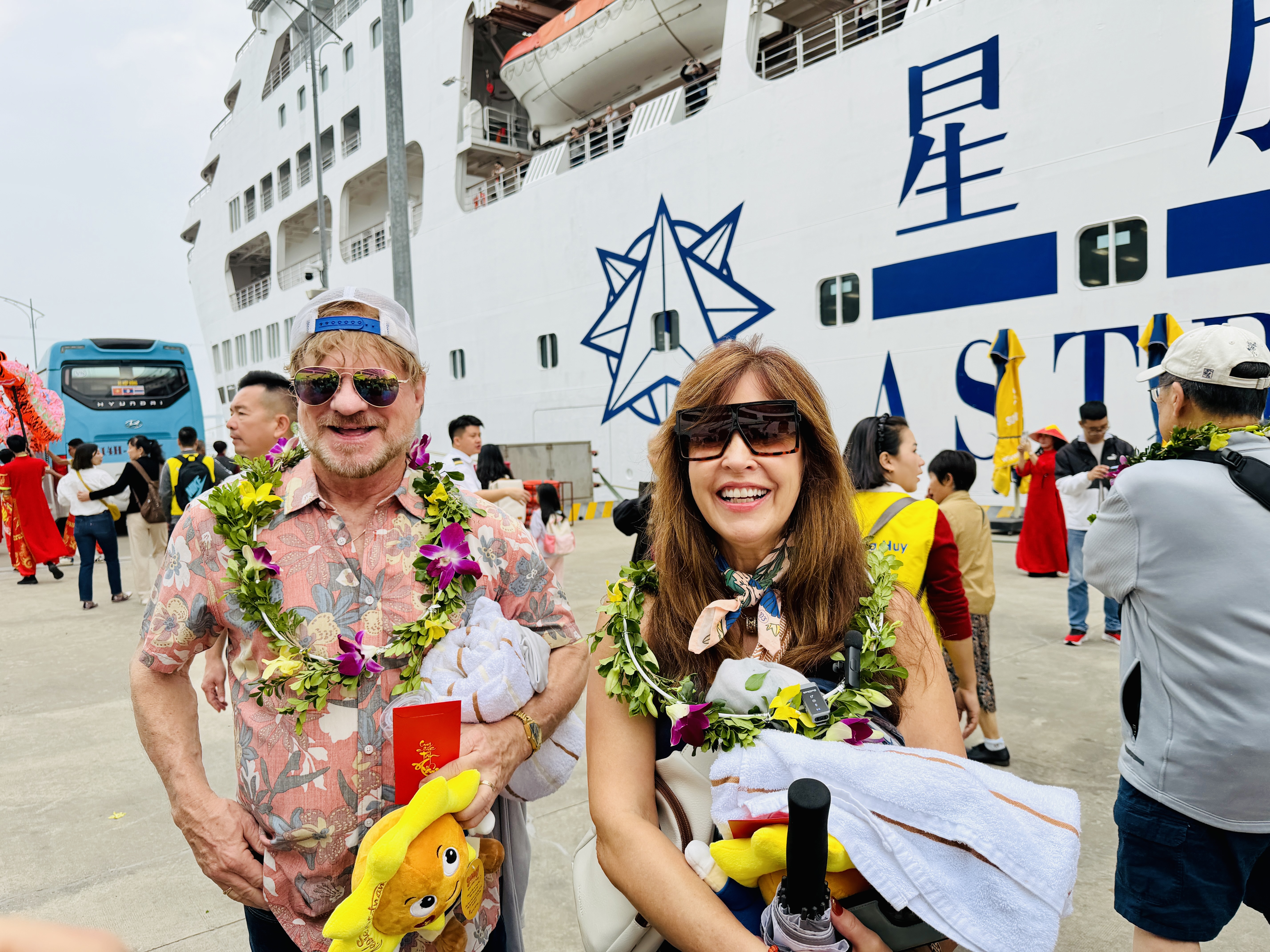 2 du thuyền mang gần 2.000 khách quốc tế xông đất Hạ Long- Ảnh 5.