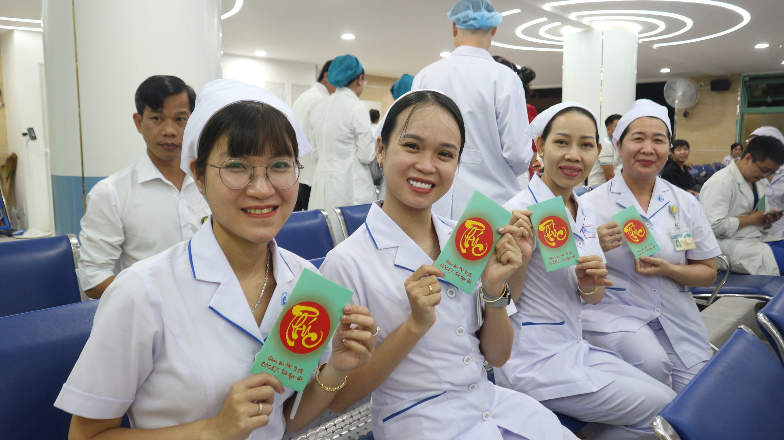 Ít ai biết tết của bác sĩ là thế này… - Ảnh 9.