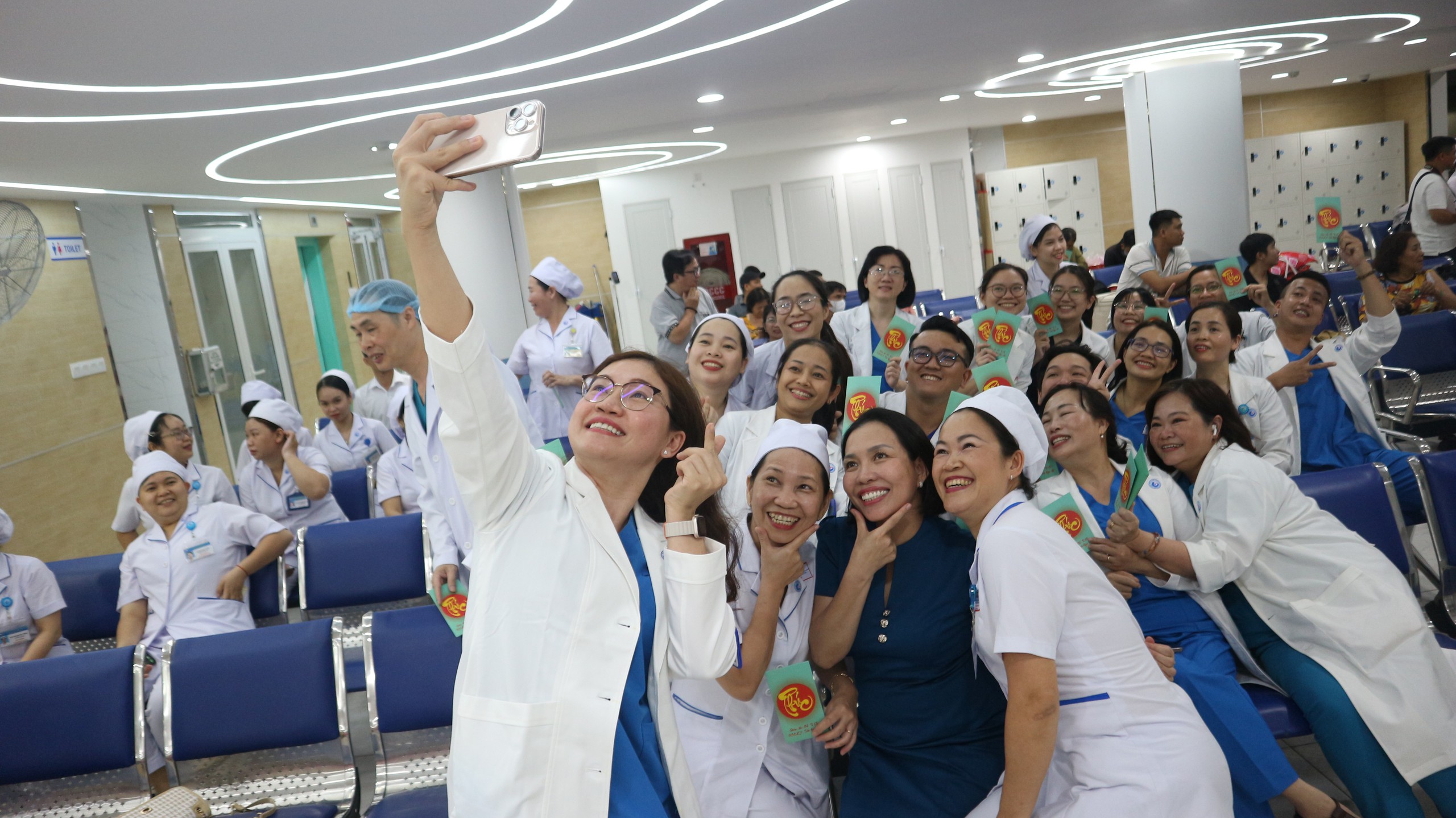 Ít ai biết tết của bác sĩ là thế này… - Ảnh 10.