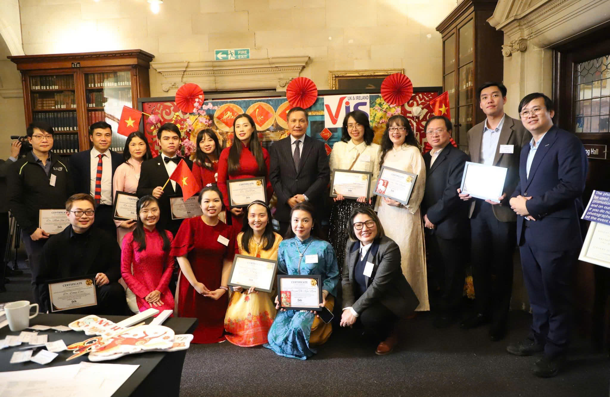 Tết Việt ở Anh, Mỹ, cộng đồng trí thức giữ lửa quê nhà- Ảnh 1.