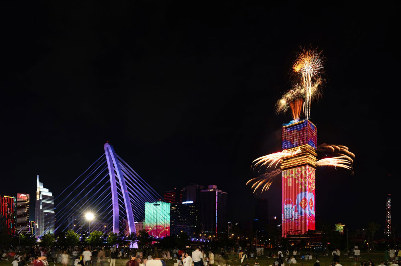 Saigon Marina IFC  -  Màn pháo hoa tòa tháp đầu tiên tại Việt Nam - Ảnh 3.