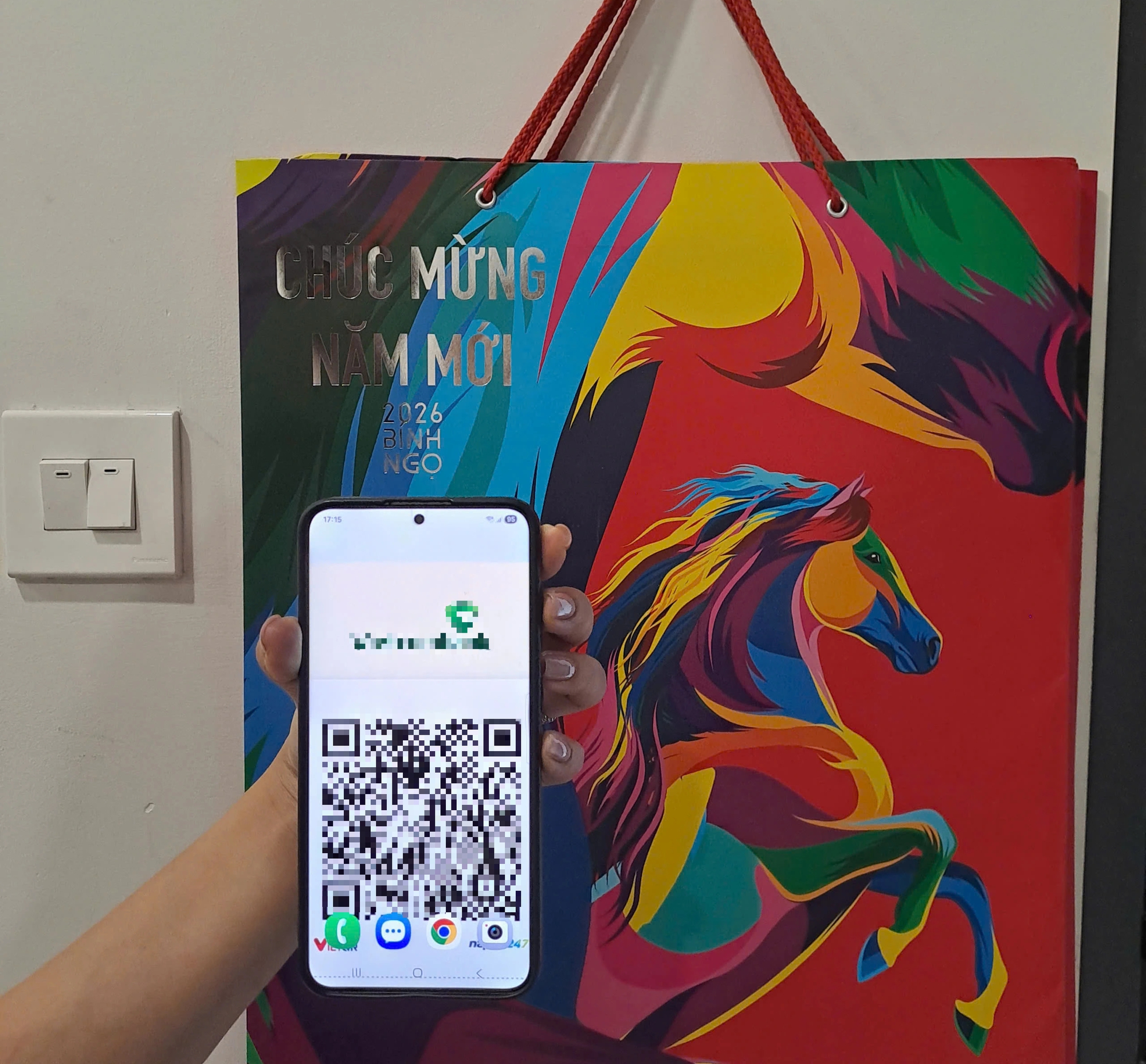 Lì xì thời 4.0, khi phong bao đỏ 'lên sóng' cùng mã QR, số tài khoản- Ảnh 2.