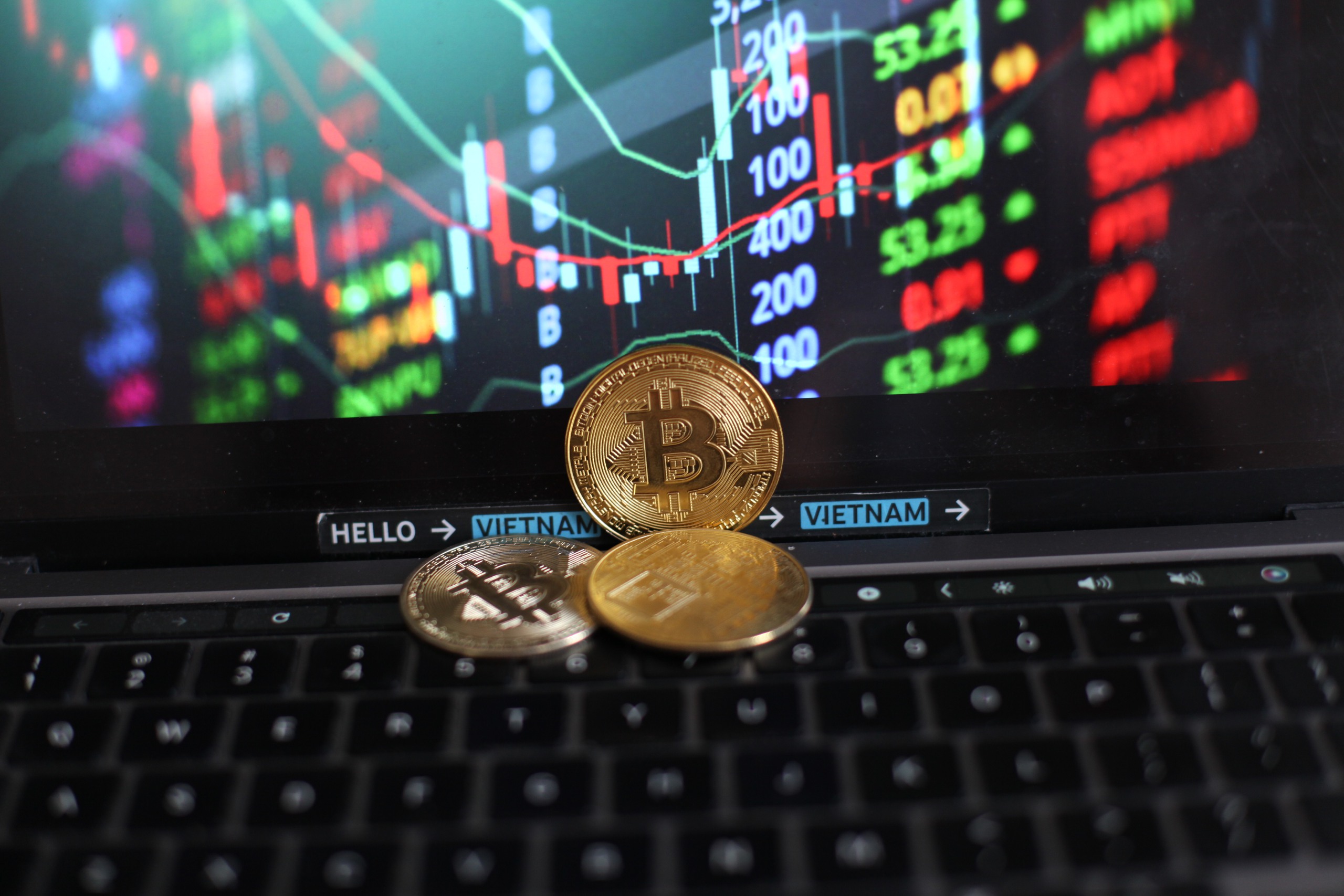 Giá Bitcoin hôm nay 18.2.2026: BTC lao dốc khi cổ phiếu các công ty phần mềm giảm - Ảnh 1.