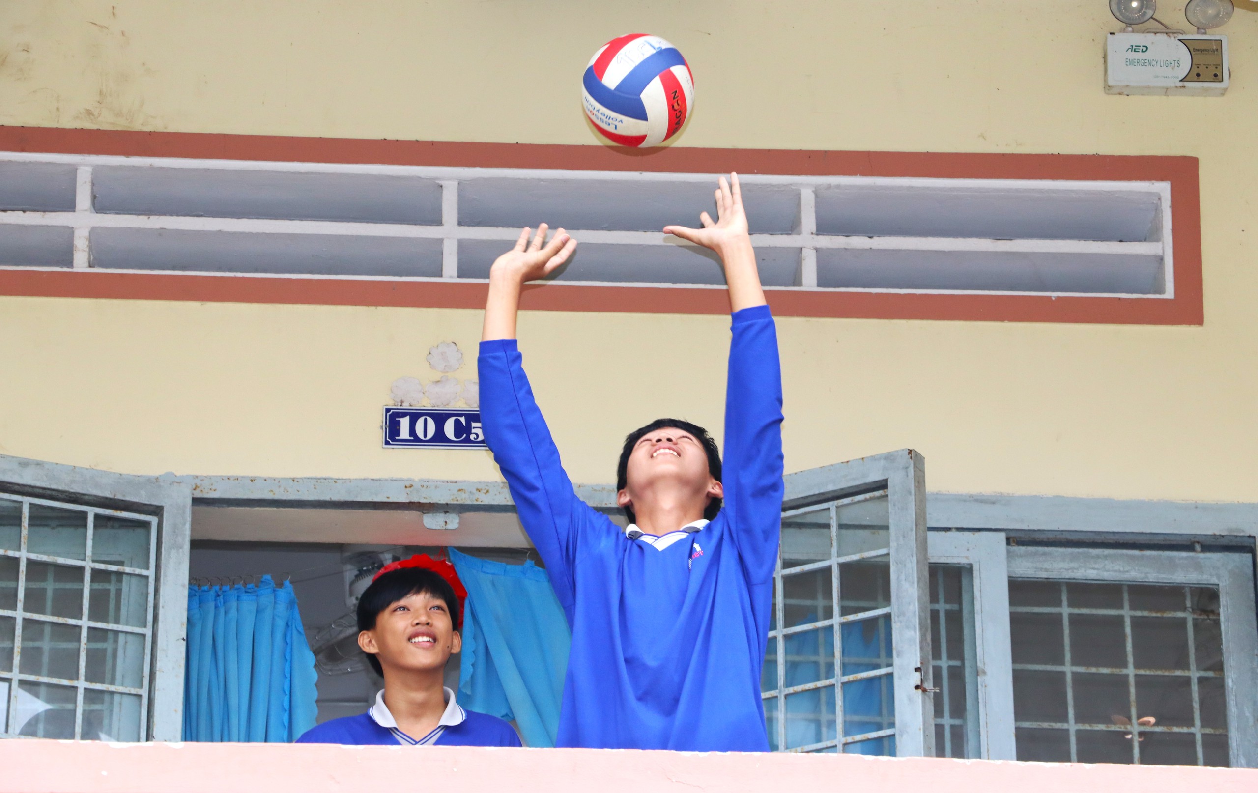 Trường học siết điện thoại, khi giờ ra chơi trở lại đúng nghĩa tuổi học trò - Ảnh 6.