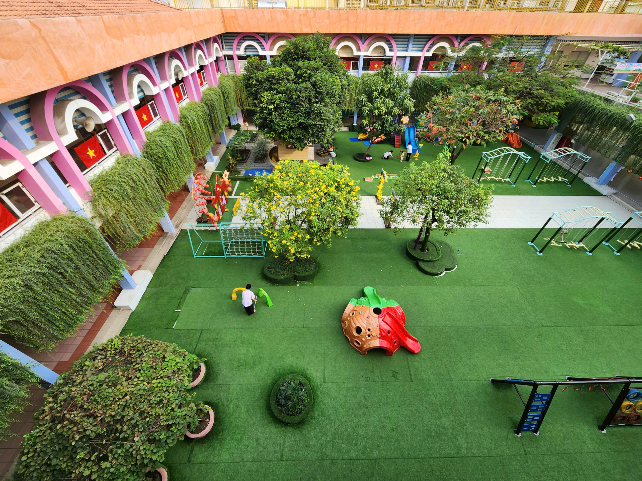 Mùng 3 tết thầy: Thăm trường mầm non 48 năm tuổi ở TP.HCM - Ảnh 12.