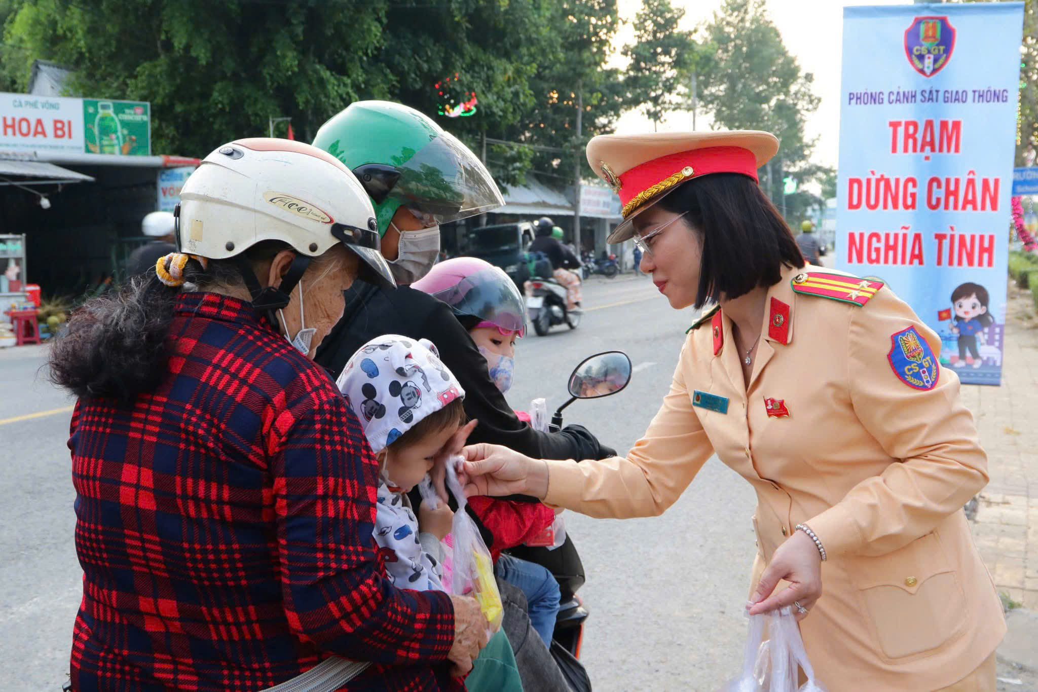 Đồng Tháp: Hơn 300 trường hợp vi phạm nồng độ cồn trong 5 ngày đầu nghỉ tết- Ảnh 1.