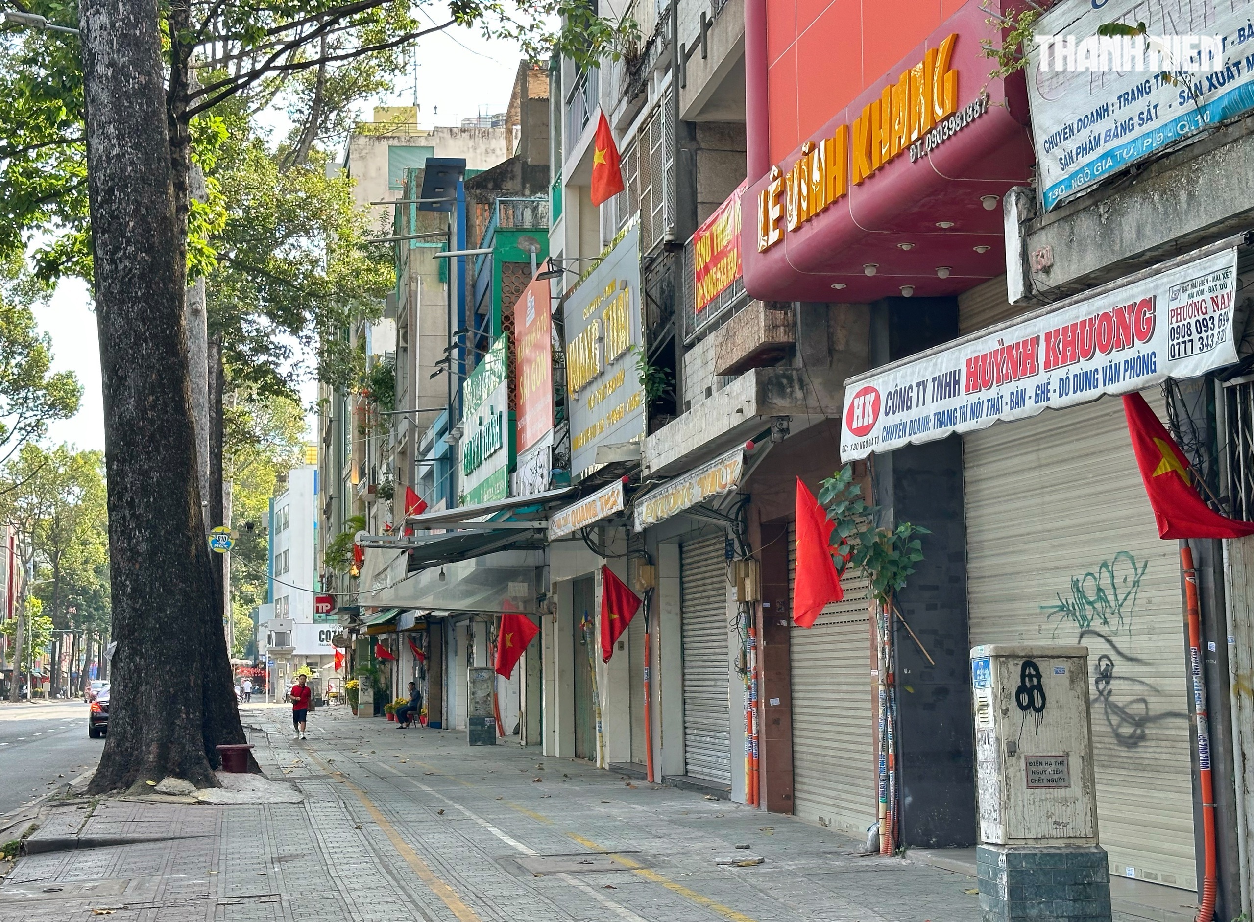 M&ugrave;ng 3 tết, đường phố TP.HCM vẫn tho&aacute;ng: Qu&aacute;n ăn nghỉ tết m&ugrave;ng mấy b&aacute;n lại? - Ảnh 4.