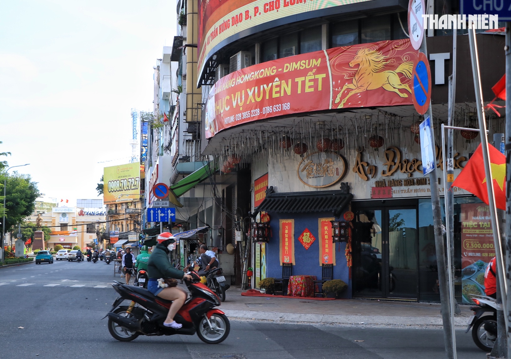 M&ugrave;ng 3 tết, đường phố TP.HCM vẫn tho&aacute;ng: Qu&aacute;n ăn nghỉ tết m&ugrave;ng mấy b&aacute;n lại? - Ảnh 3.