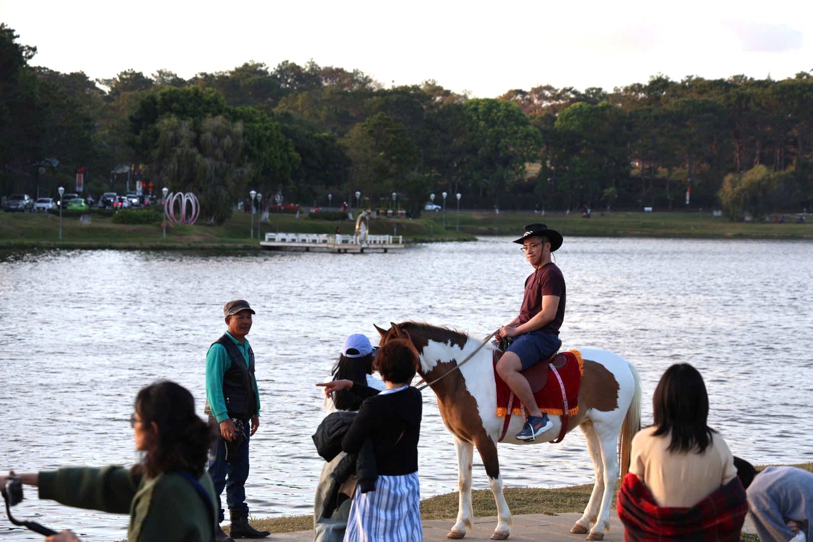 Đà Lạt đón đông du khách dịp xuân Bính Ngọ- Ảnh 2.