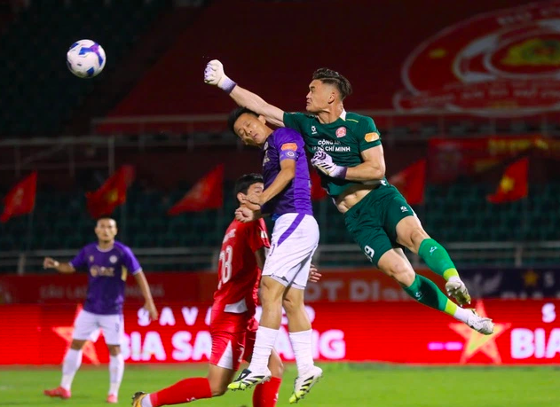 HLV Kim Sang-sik không chia tay Việt Nam, sớm bận rộn lựa chọn nhân tài cho đội tuyển
- Ảnh 2. HLV Kim Sang-sik không chia tay Việt Nam, sớm bận rộn lựa chọn nhân tài cho đội tuyển
- Ảnh 2.