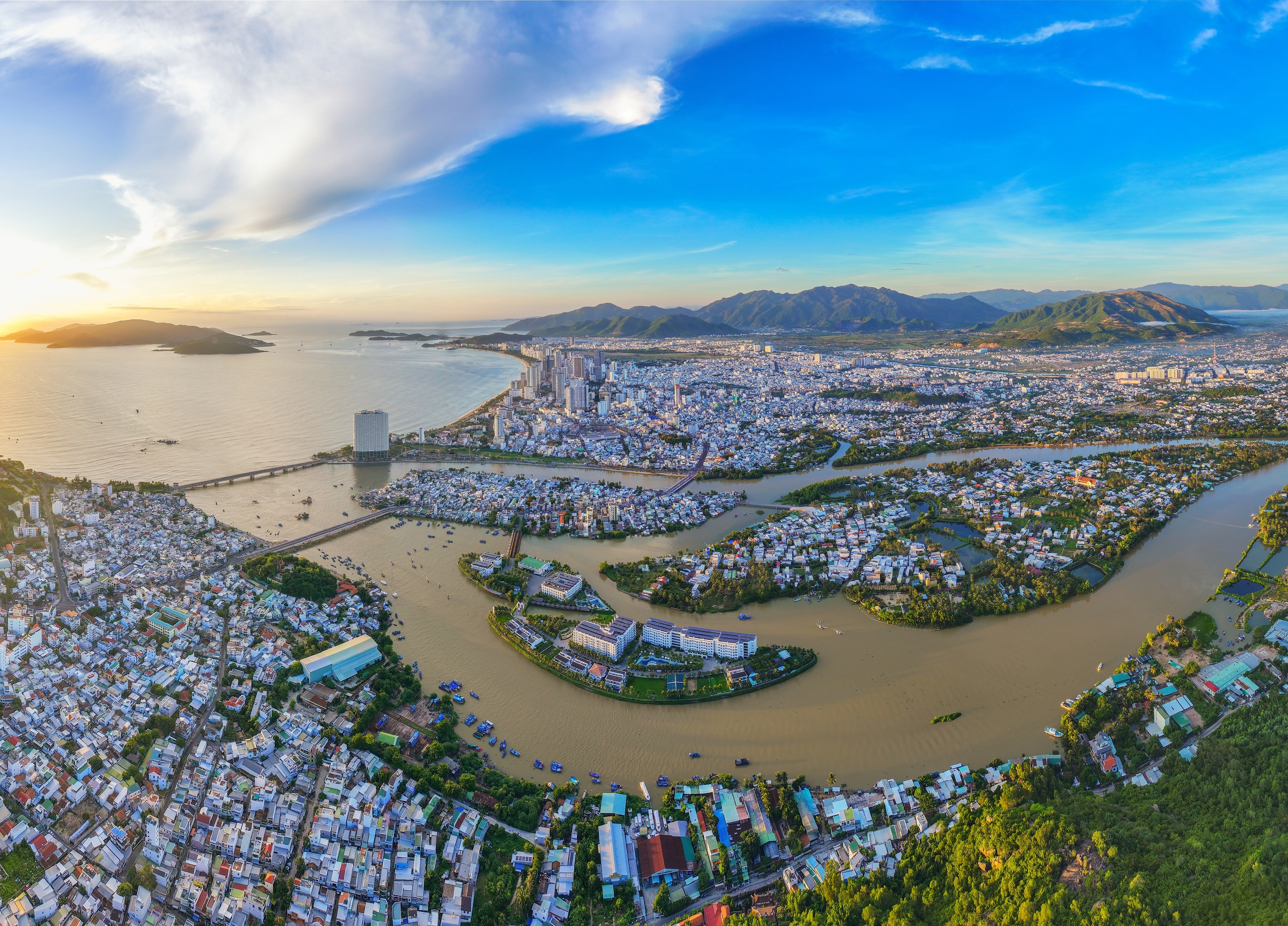 Khánh Hòa định hướng lên thành phố trực thuộc Trung ương: BĐS Nha Trang đón vận hội - Ảnh 1.