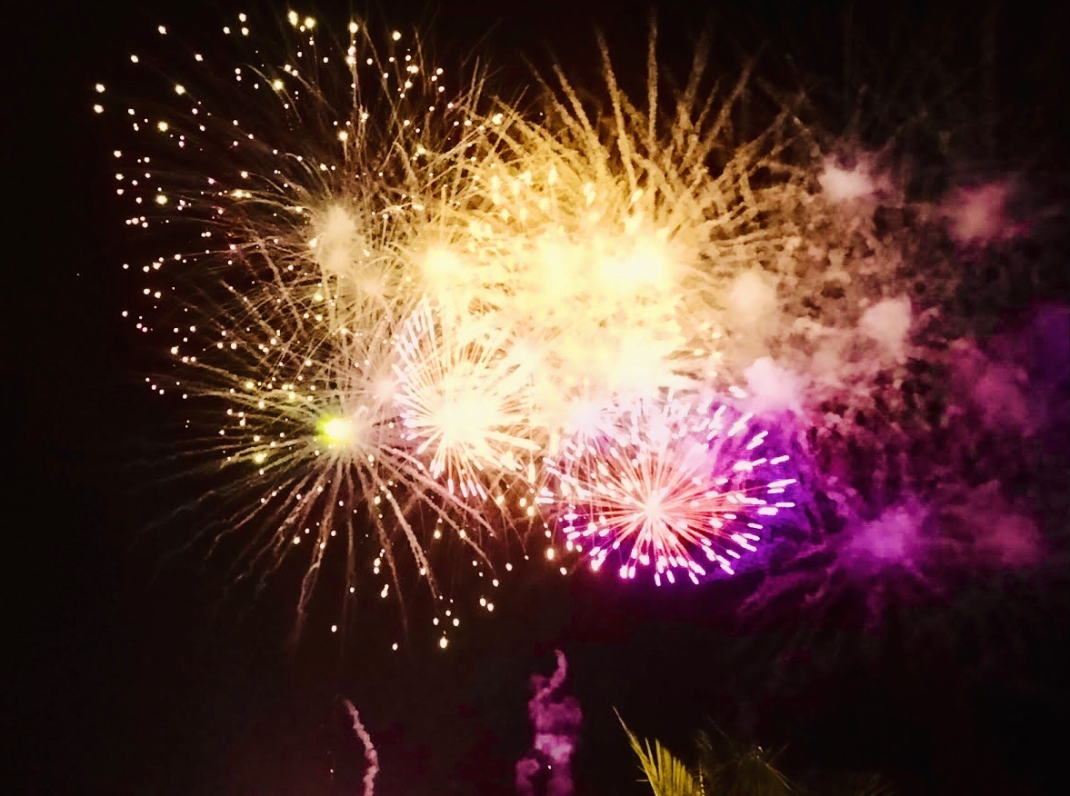TP.Cần Thơ bắn pháo hoa 3 địa điểm mừng Tết Nguyên đán Bính Ngọ - Ảnh 1.