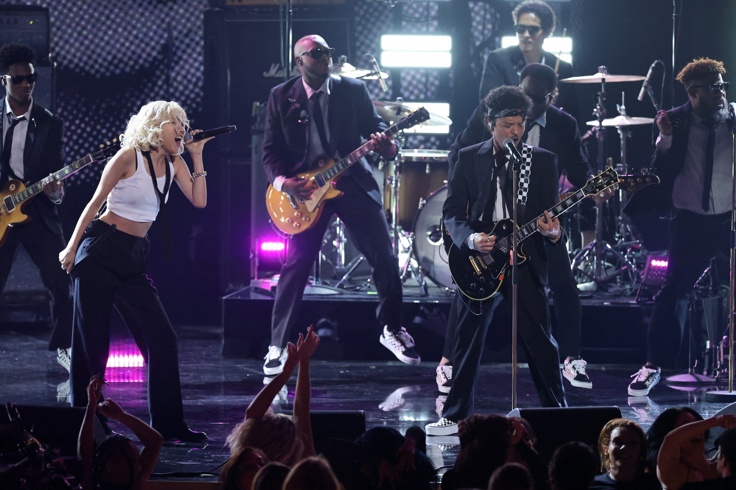 Lady Gaga, Billie Eilish thắng lớn ở Grammy 2026  - Ảnh 1.