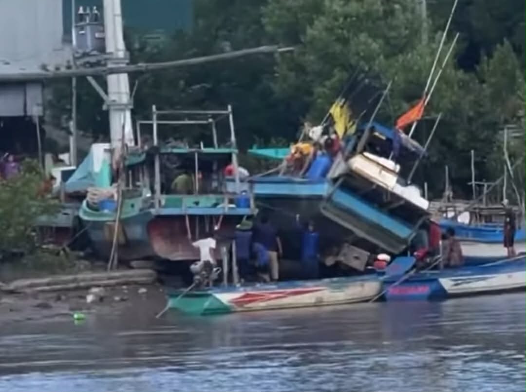 Cà Mau: Điều tra vụ chủ tàu cá ở Đất Mũi tử vong khi sửa ghe- Ảnh 1. Cà Mau: Điều tra vụ chủ tàu cá ở Đất Mũi tử vong khi sửa ghe- Ảnh 1.