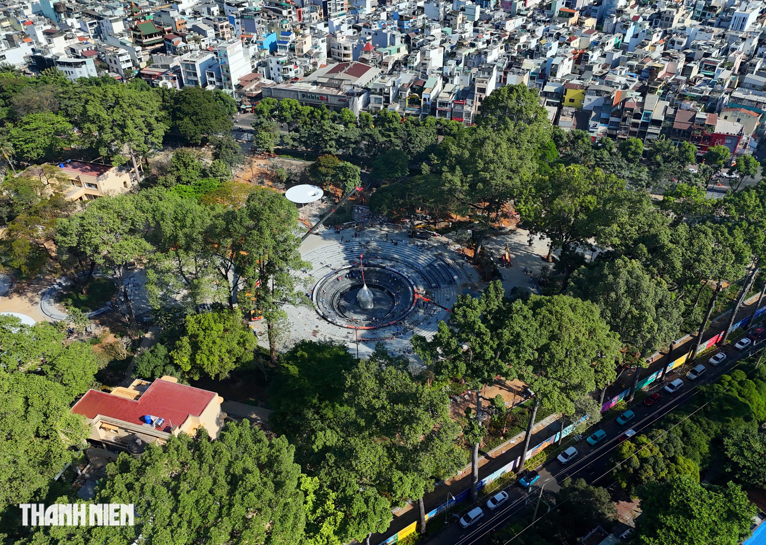 Cận cảnh biểu trưng hình giọt nước tại công viên số 1 Lý Thái Tổ- Ảnh 12. Cận cảnh biểu trưng hình giọt nước tại công viên số 1 Lý Thái Tổ- Ảnh 12.