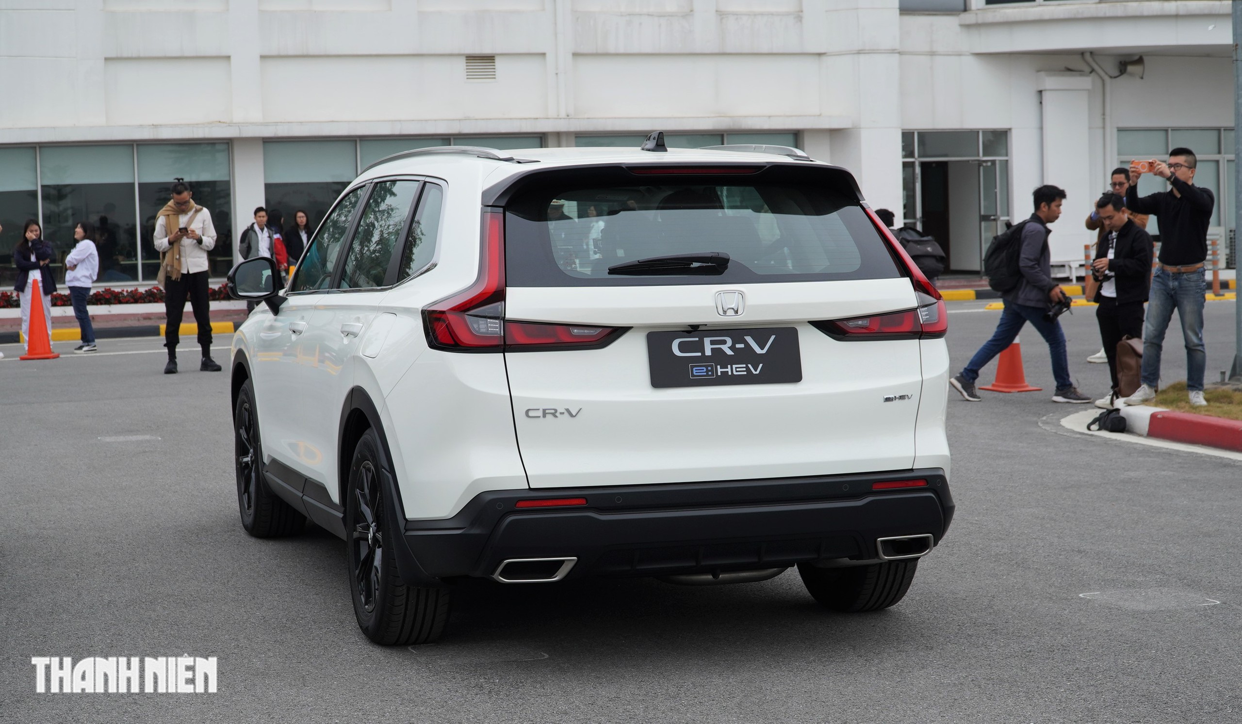 Honda CR-V hybrid lắp ráp tại Việt Nam 2 phiên bản, mở bán trước Tết 2026 - Ảnh 4.