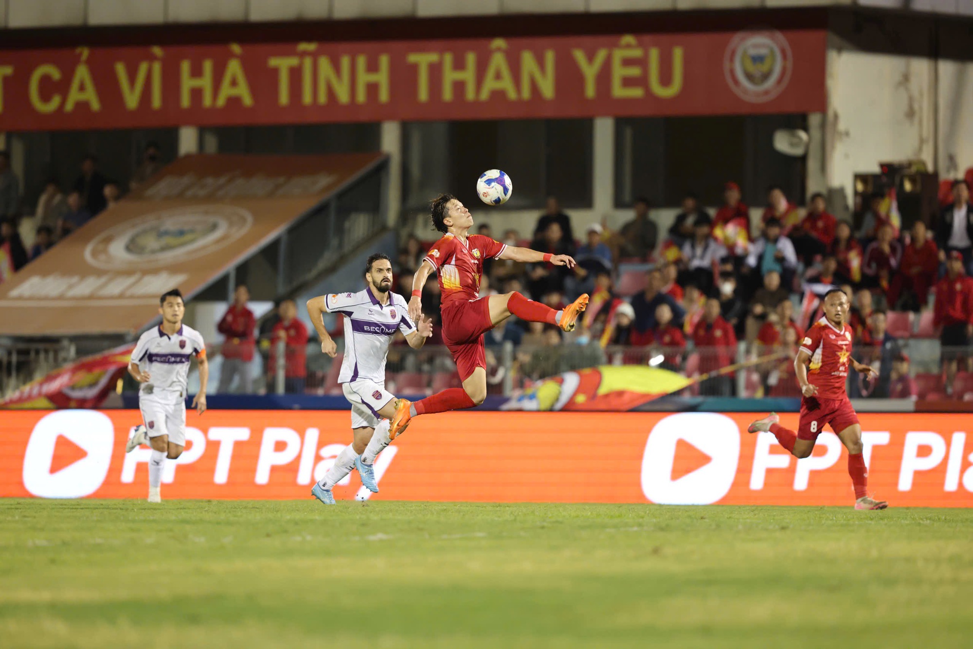 Tuyển thủ U.23 Việt Nam chơi thế nào ở đấu trường quốc nội?- Ảnh 1.