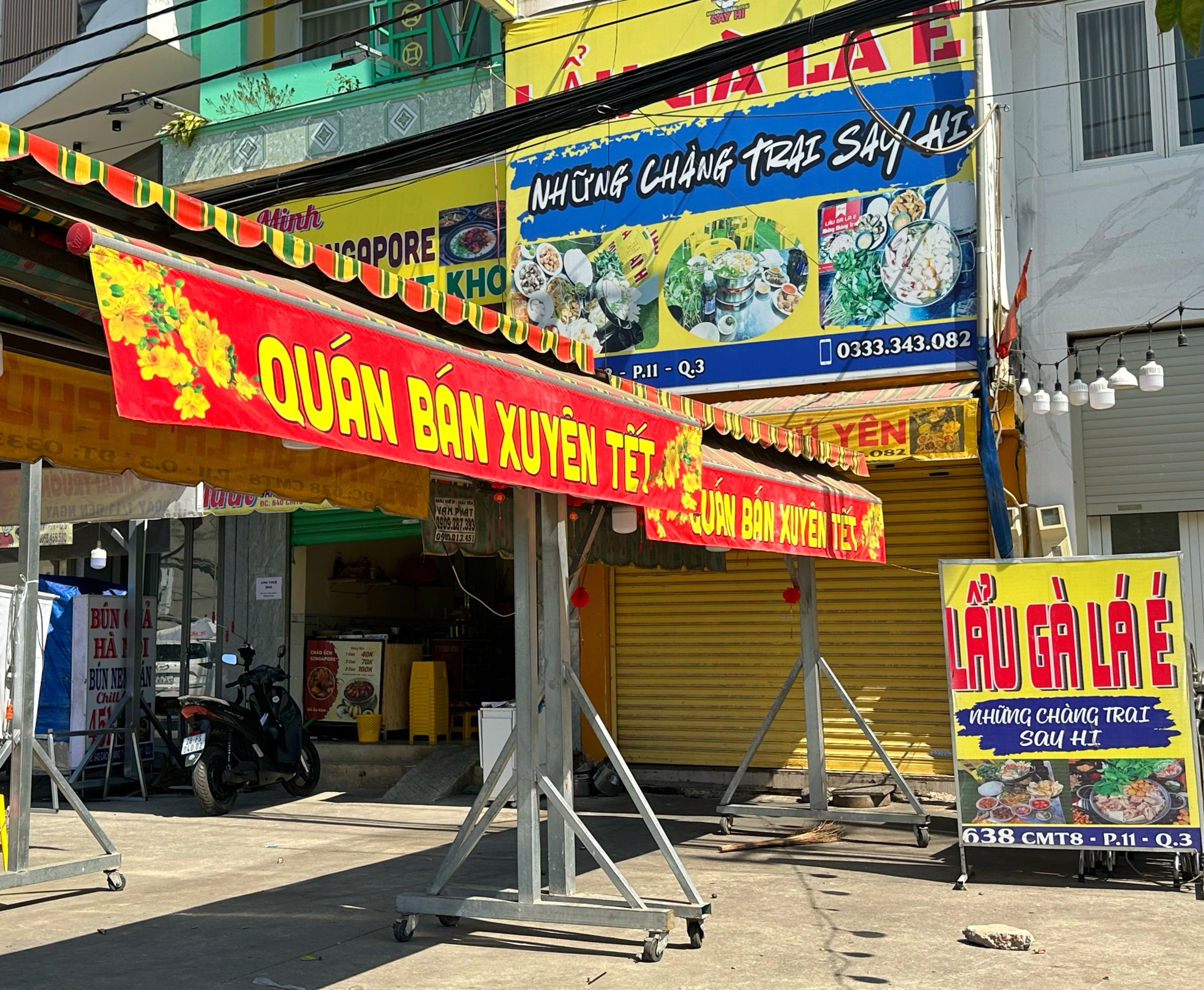 Loạt quán ăn ở TP.HCM dán bảng 'bán xuyên tết', có tăng giá không? - Ảnh 6.