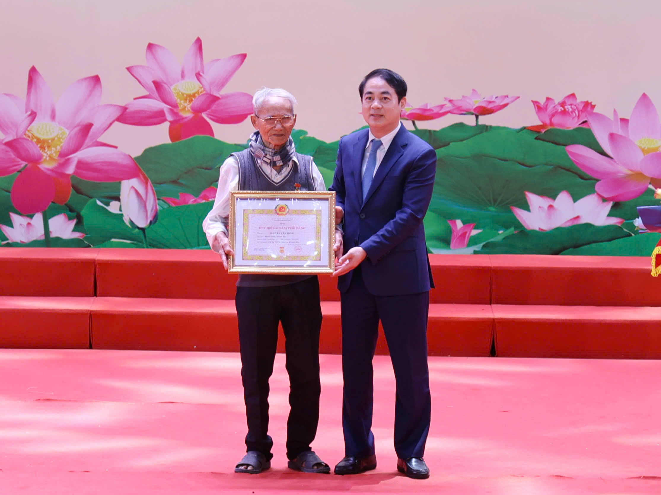 Khánh Hòa quyết tâm hiện thực hóa nghị quyết Đại hội XIV của Đảng - Ảnh 2.