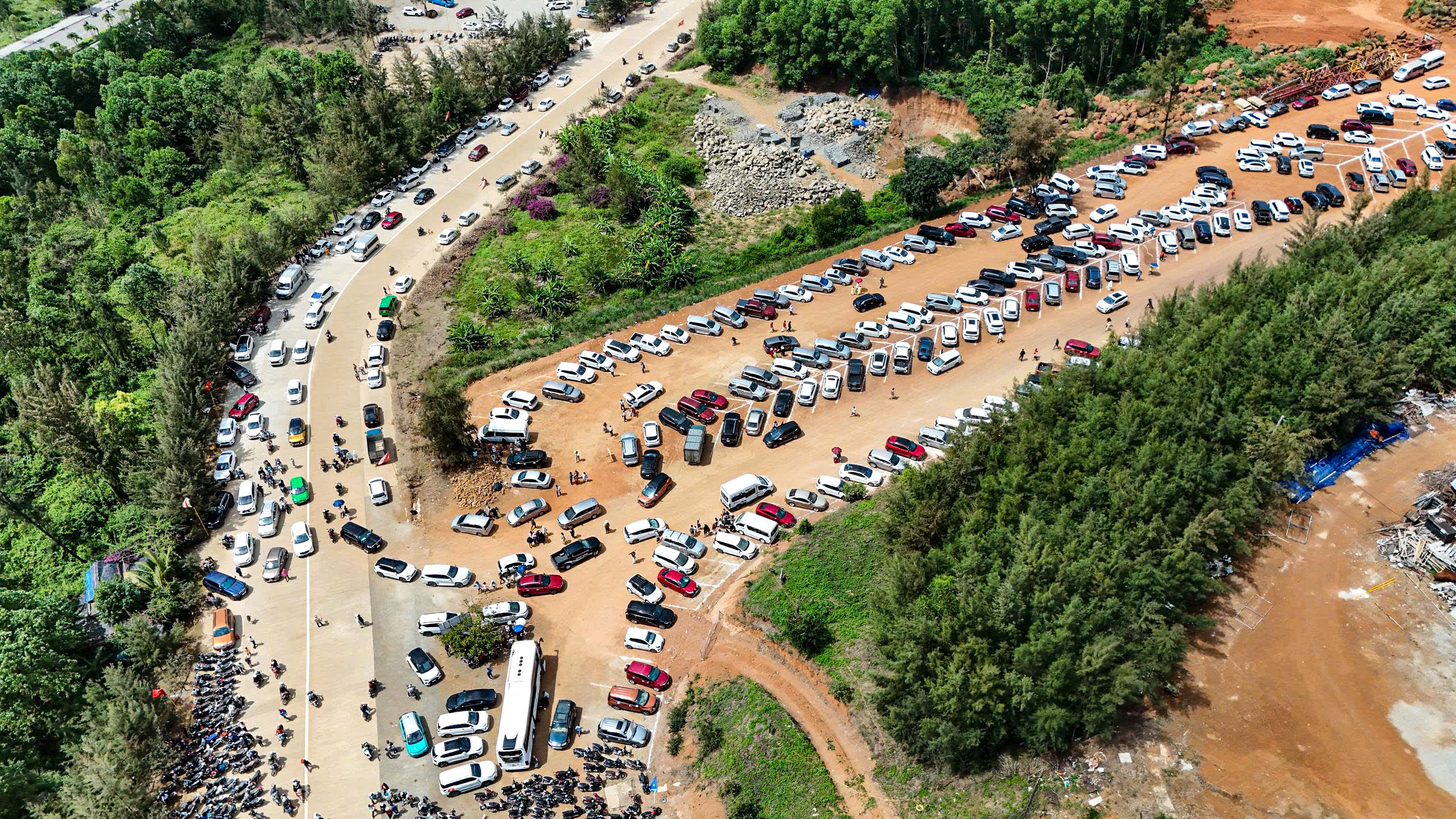 Quảng Ngãi: Doanh thu du lịch dịp tết đạt 488 tỉ đồng, đón 610.000 lượt khách- Ảnh 3.