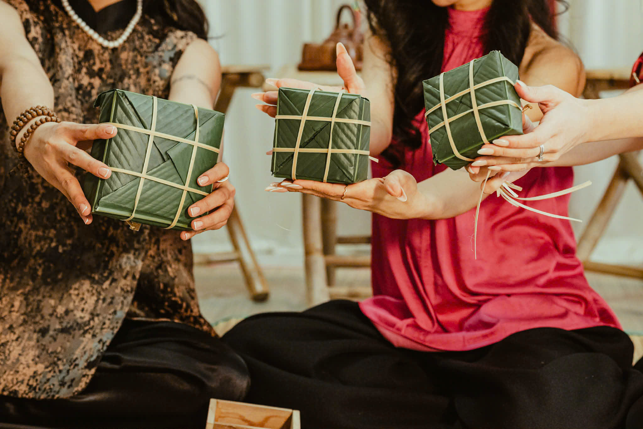 Người Việt tại Thụy Sĩ g&oacute;i b&aacute;nh chưng đ&oacute;n tết Giữa tiết trời lạnh gi&aacute; - Ảnh 2.