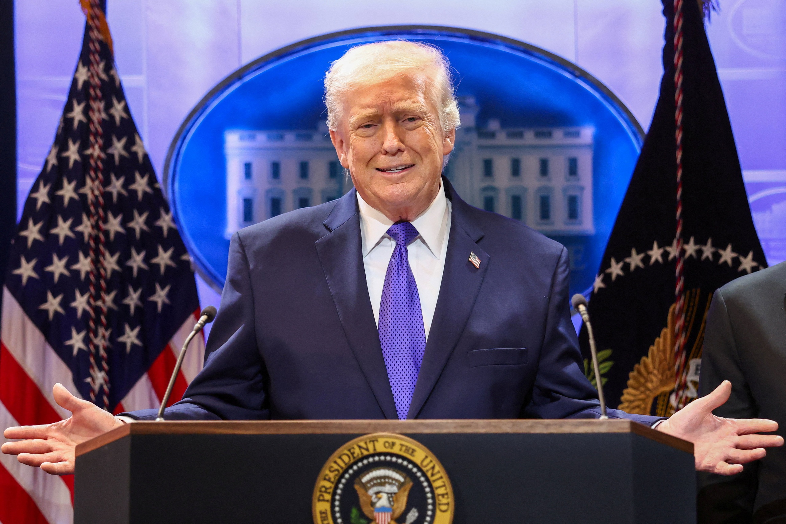 T&ograve;a tối cao Mỹ b&aacute;c bỏ thuế quan, &ocirc;ng Trump chỉ tr&iacute;ch quyết định 'đ&aacute;ng xấu hổ'- Ảnh 1.