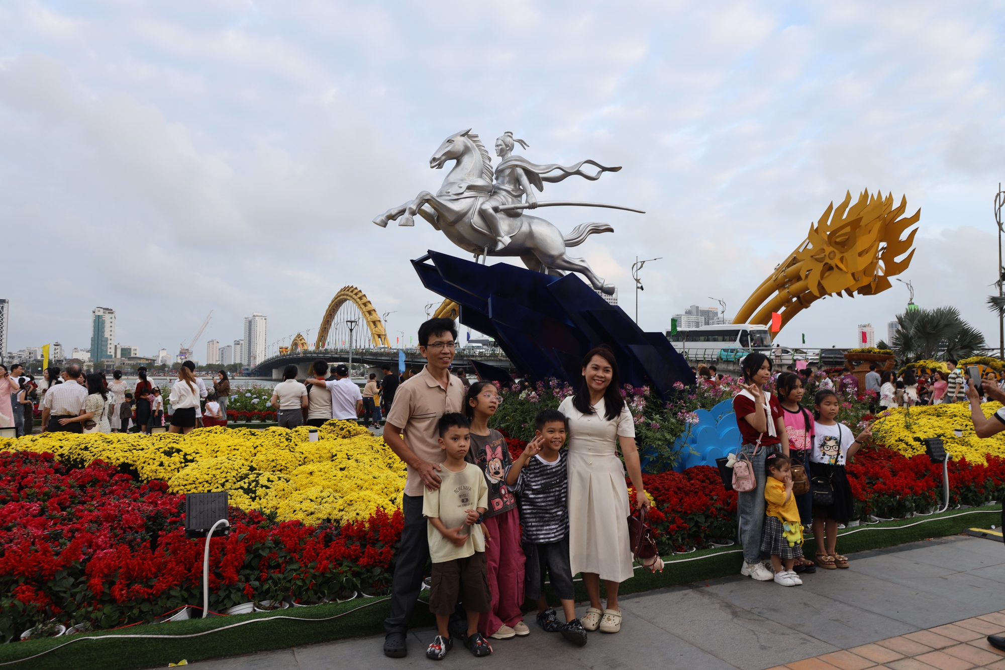 Đón tết 2026 trên yên xe: Cặp đôi 9X phượt xuyên Việt từ Bắc vào Nam - Ảnh 5. Đón tết 2026 trên yên xe: Cặp đôi 9X phượt xuyên Việt từ Bắc vào Nam - Ảnh 5.